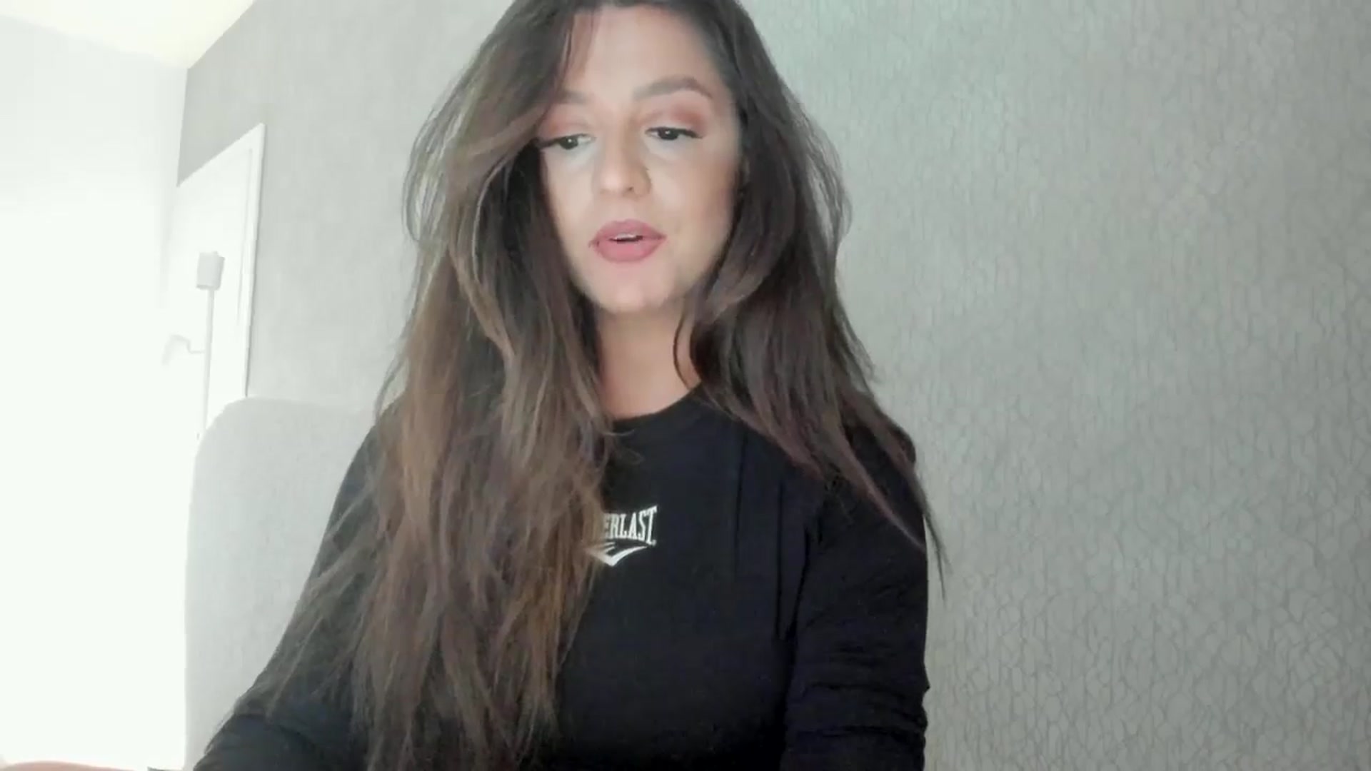 Gallery image thumbnail from Eve___'s myfreecams stream on, 05/17/2024, 15:31 image 8 of 20