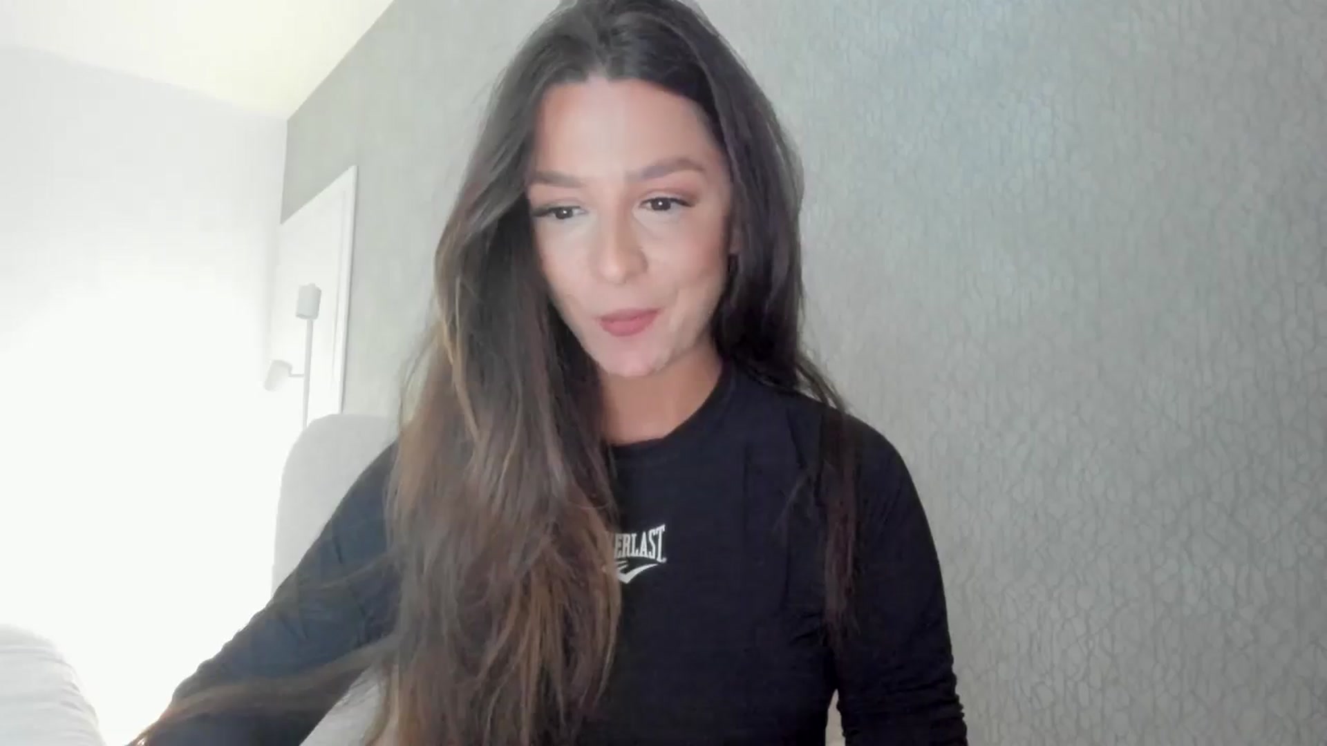 Gallery image thumbnail from Eve___'s myfreecams stream on, 05/17/2024, 15:31 image 7 of 20