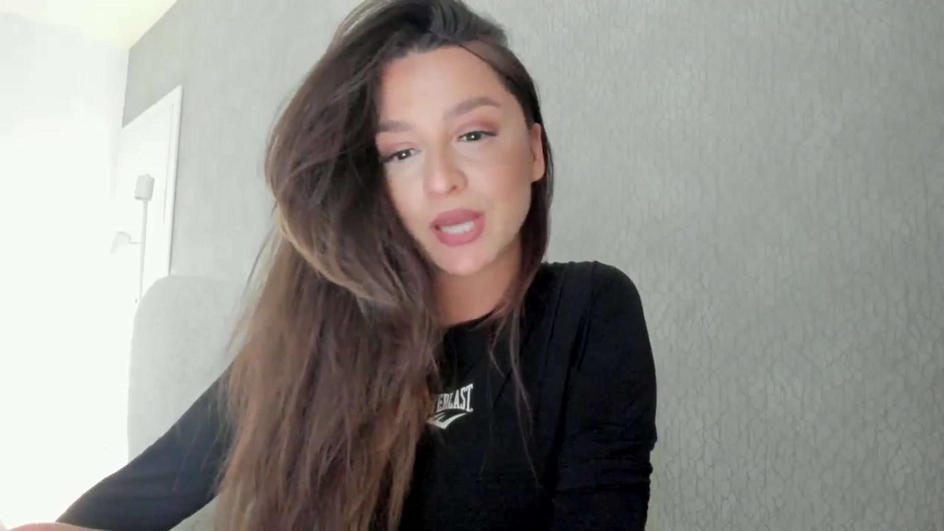Gallery image thumbnail from Eve___'s myfreecams stream on, 05/17/2024, 15:31 image 9 of 20