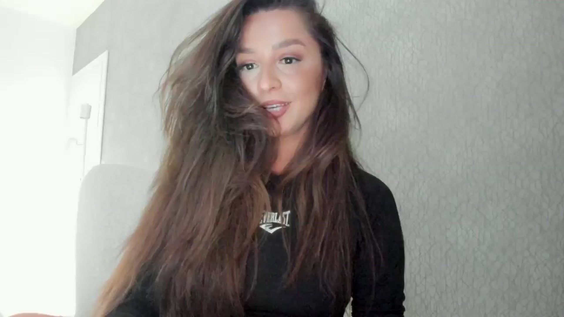Gallery image thumbnail from Eve___'s myfreecams stream on, 05/17/2024, 15:31 image 13 of 20