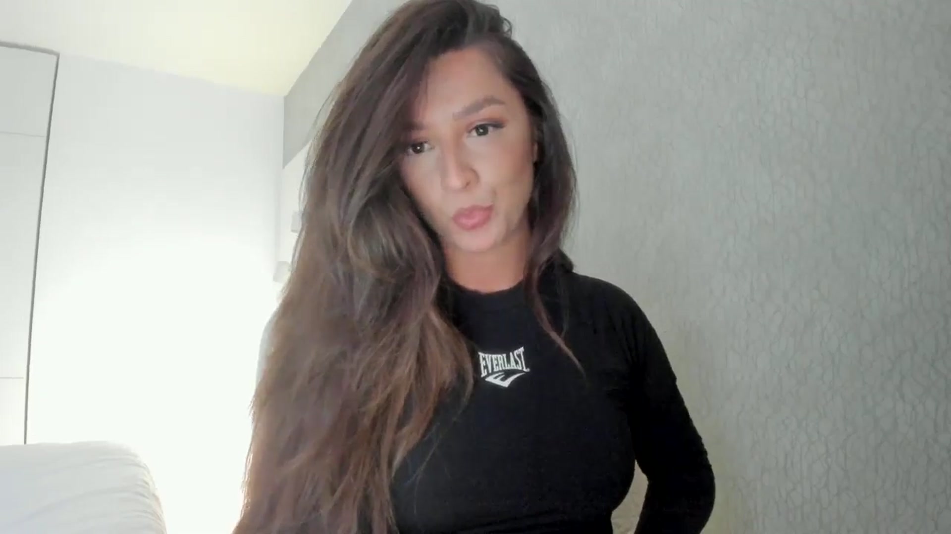 Gallery image thumbnail from Eve___'s myfreecams stream on, 05/17/2024, 15:31 image 5 of 20