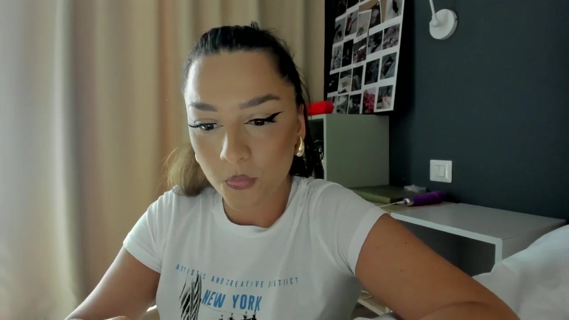 Gallery image thumbnail from Eve___'s myfreecams stream on, 05/19/2024, 13:57 image 20 of 20
