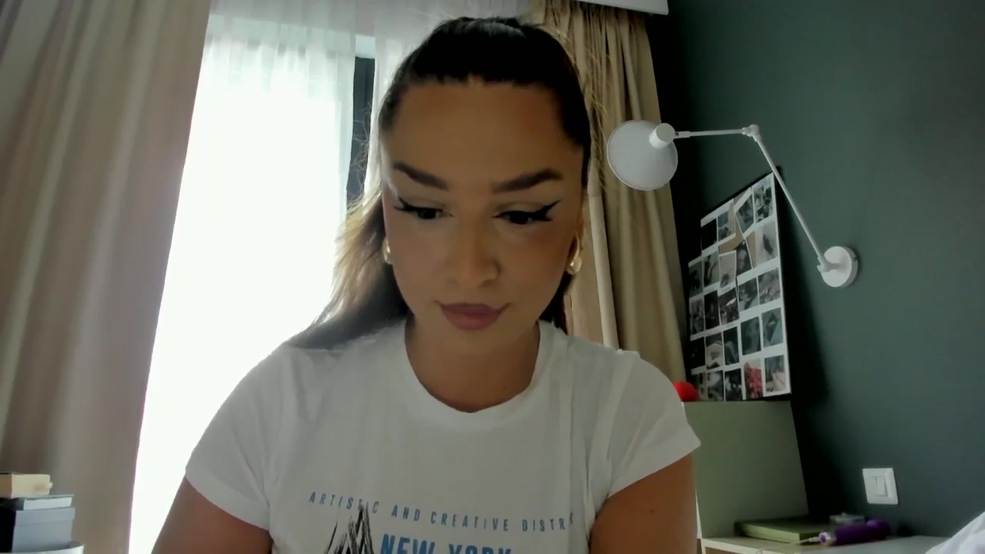 Gallery image thumbnail from Eve___'s myfreecams stream on, 05/19/2024, 13:57 image 12 of 20