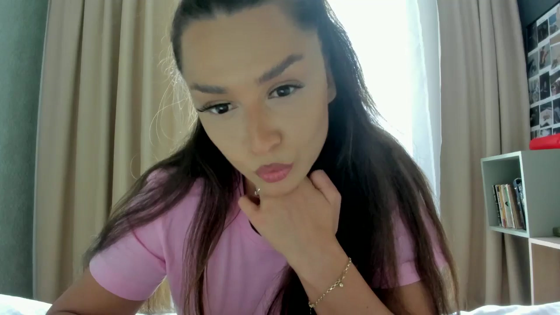 Gallery image thumbnail from Eve___'s myfreecams stream on, 05/21/2024, 14:41 image 11 of 20