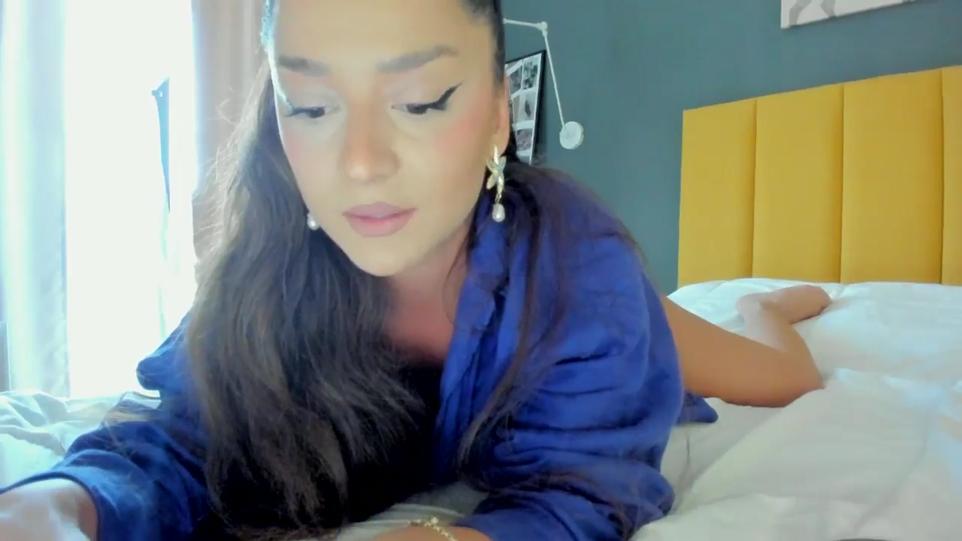 Gallery image thumbnail from Eve___'s myfreecams stream on, 06/02/2024, 13:51 image 9 of 20