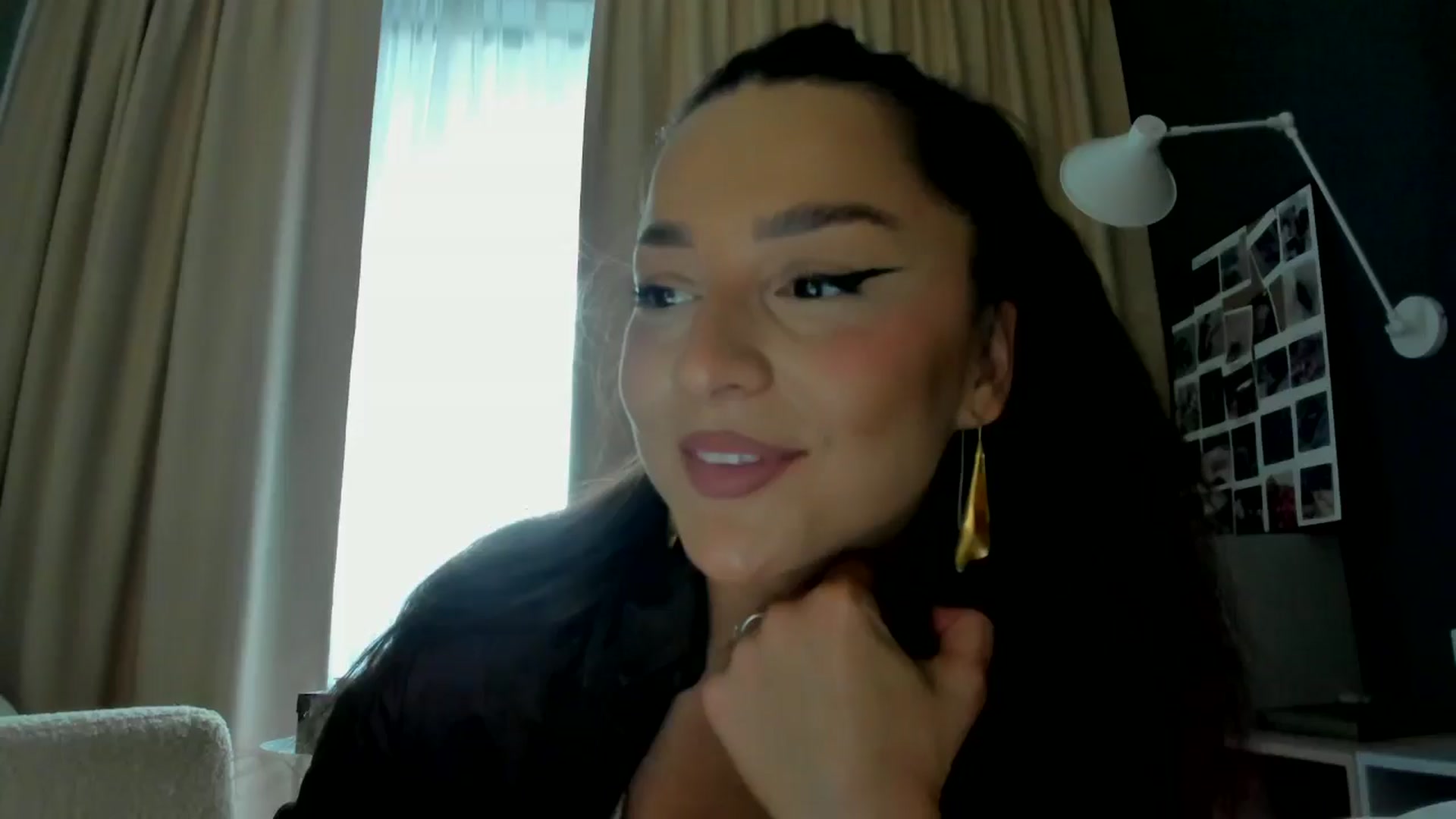 Gallery image thumbnail from Eve___'s myfreecams stream on, 06/03/2024, 13:54 image 19 of 20