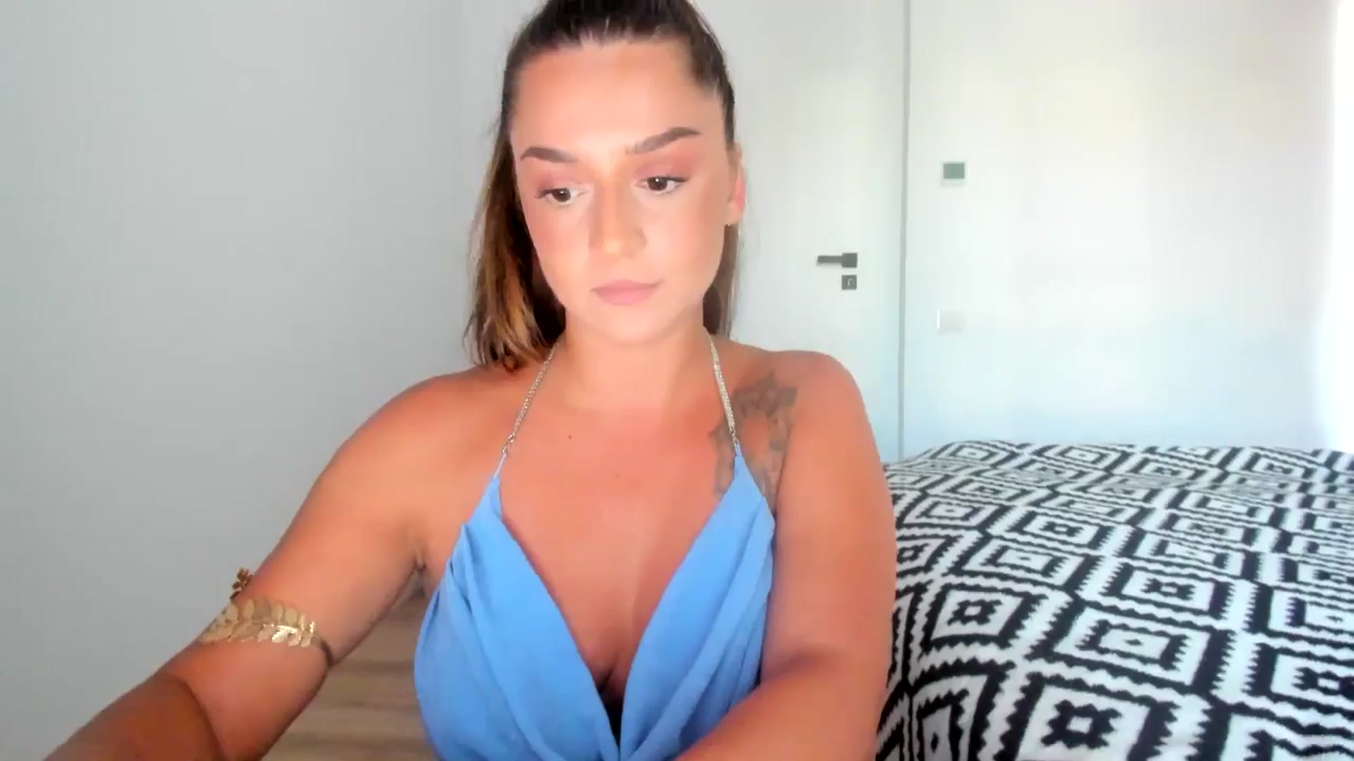 Gallery image thumbnail from Eve___'s myfreecams stream on, 07/14/2024, 16:39 image 6 of 20