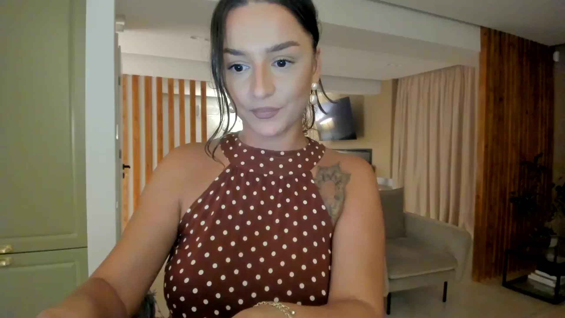 Gallery image thumbnail from Eve___'s myfreecams stream on, 07/21/2024, 20:36 image 15 of 20