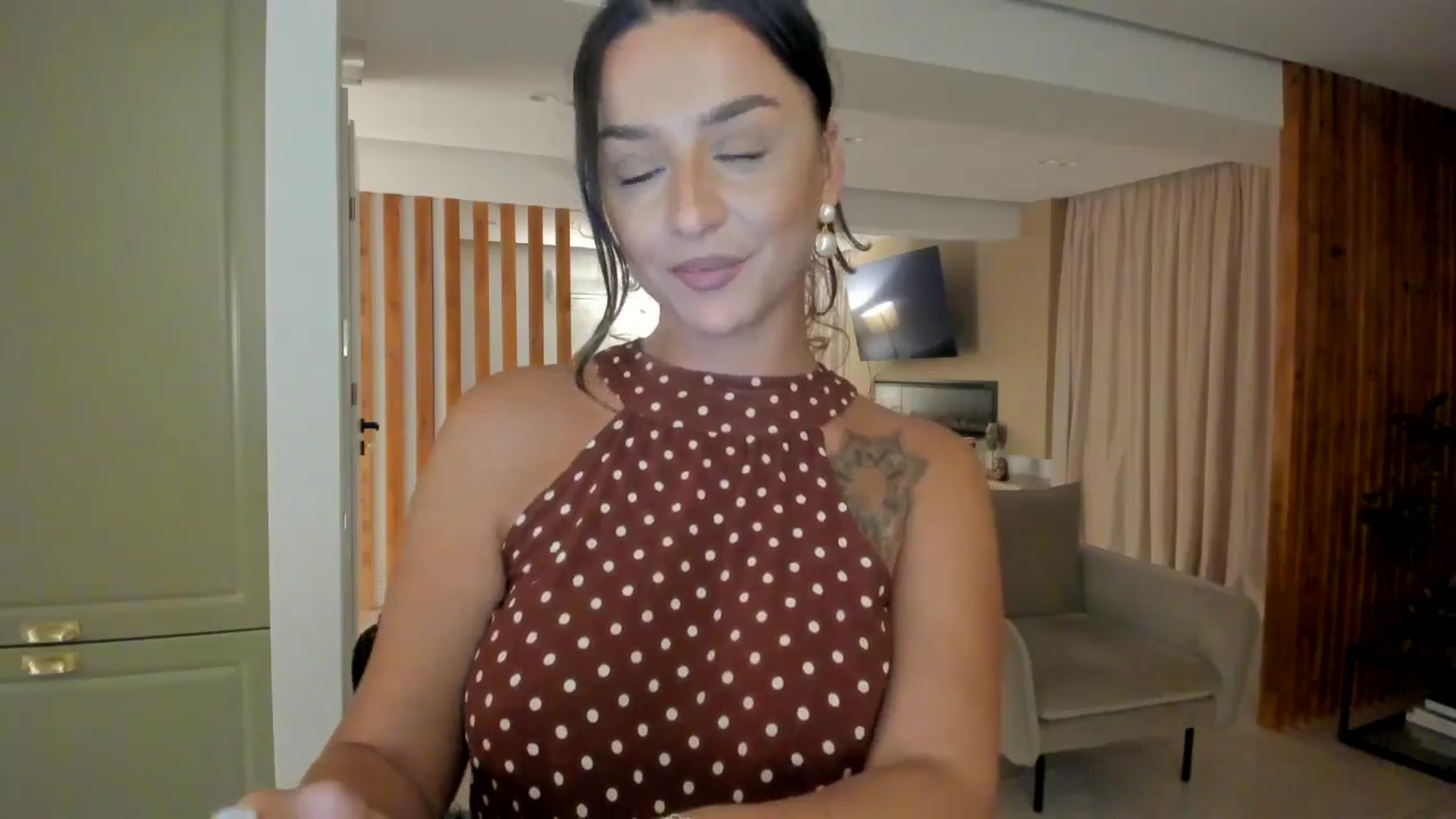 Gallery image thumbnail from Eve___'s myfreecams stream on, 07/21/2024, 20:36 image 17 of 20