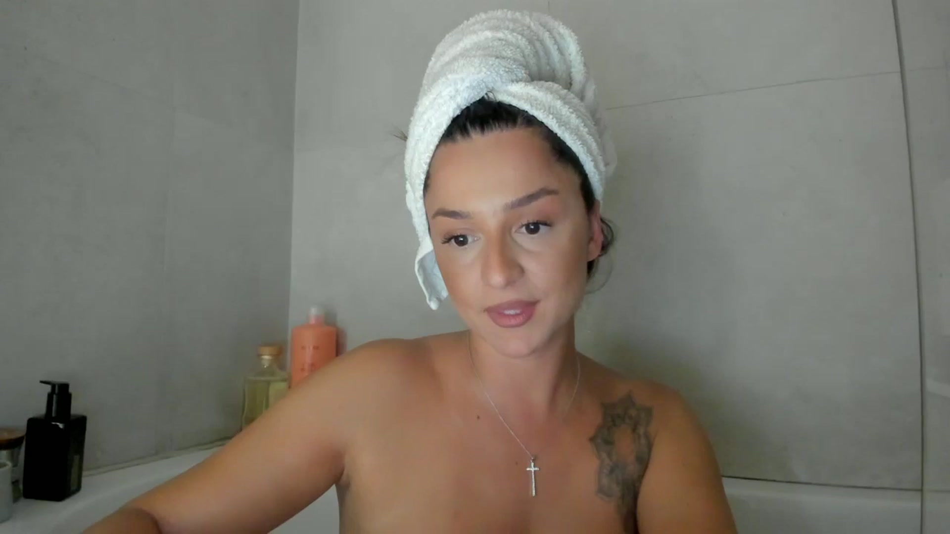 Gallery image thumbnail from Eve___'s myfreecams stream on, 07/29/2024, 15:26 image 2 of 20