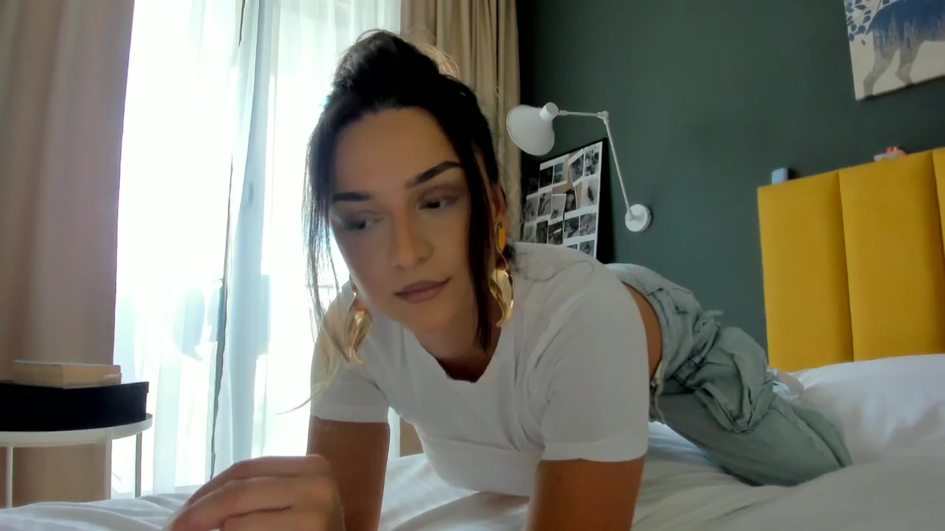 Gallery image thumbnail from Eve___'s myfreecams stream on, 08/04/2024, 13:15 image 9 of 20