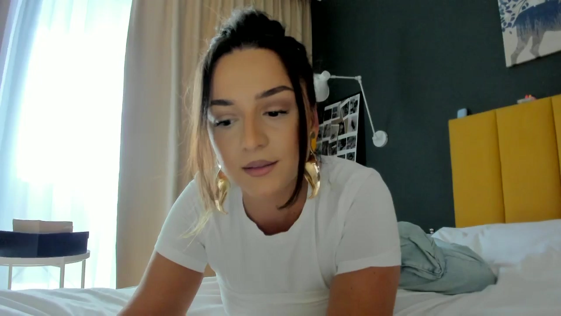 Gallery image thumbnail from Eve___'s myfreecams stream on, 08/04/2024, 13:15 image 14 of 20