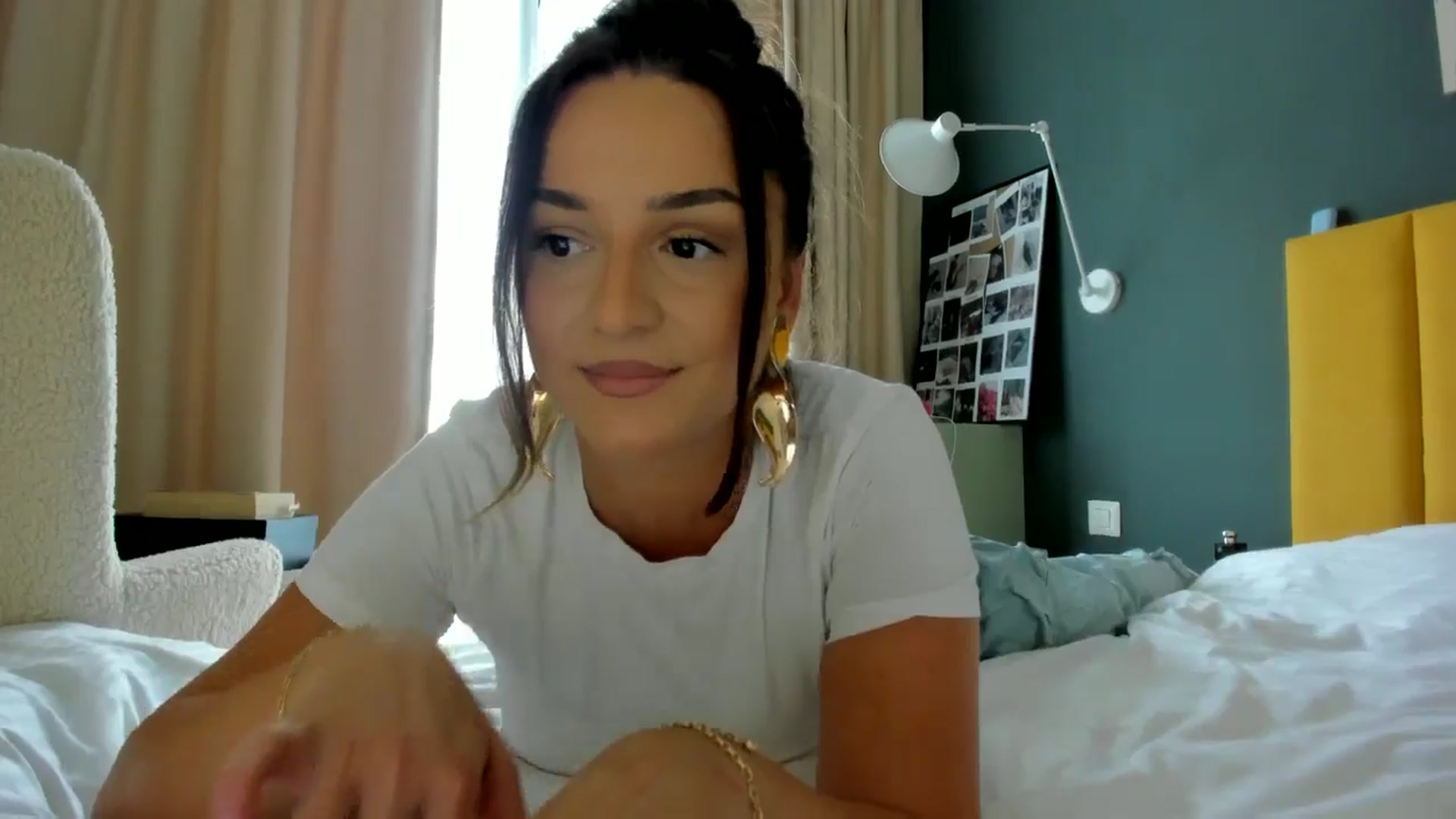 Gallery image thumbnail from Eve___'s myfreecams stream on, 08/04/2024, 13:15 image 20 of 20