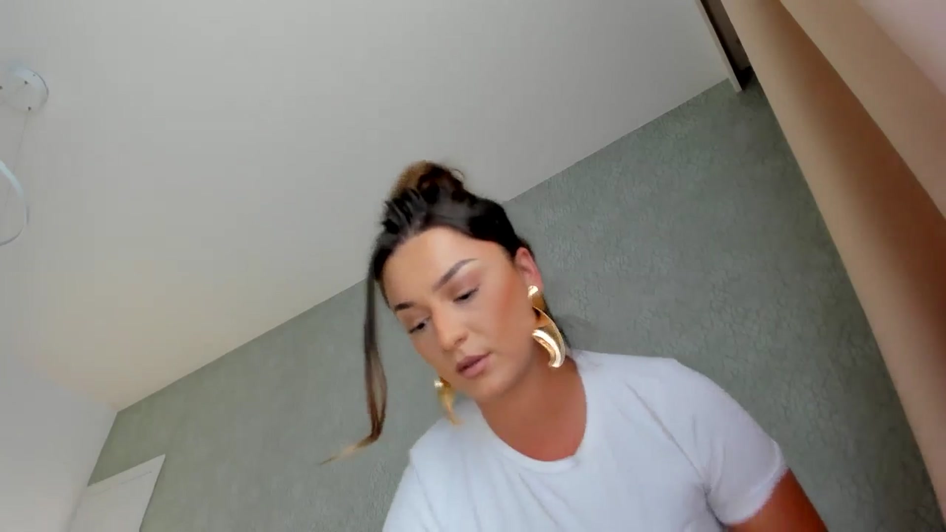 Gallery image thumbnail from Eve___'s myfreecams stream on, 08/04/2024, 14:10 image 8 of 20
