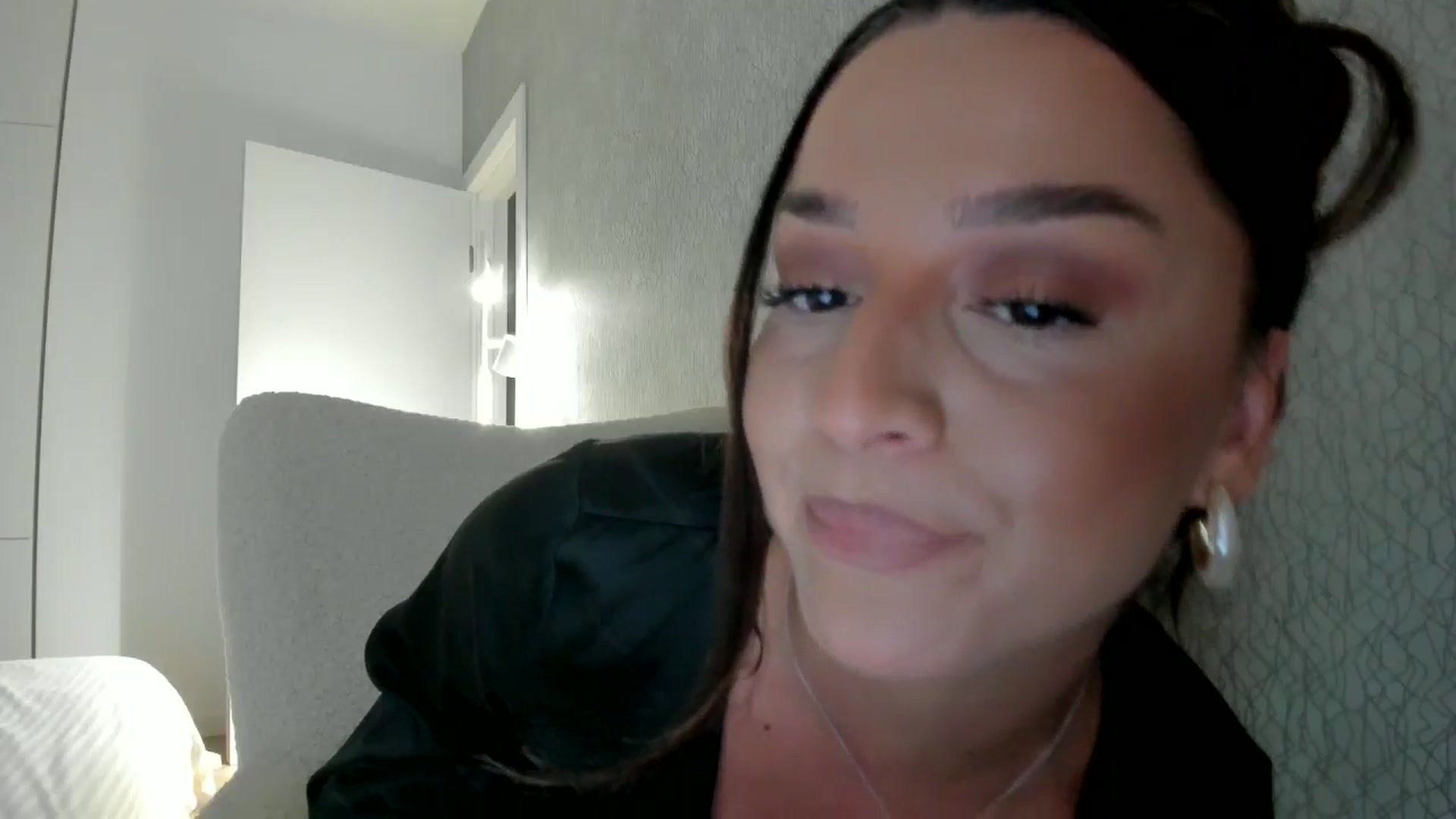 Gallery image thumbnail from Eve___'s myfreecams stream on, 08/09/2024, 13:17 image 18 of 20