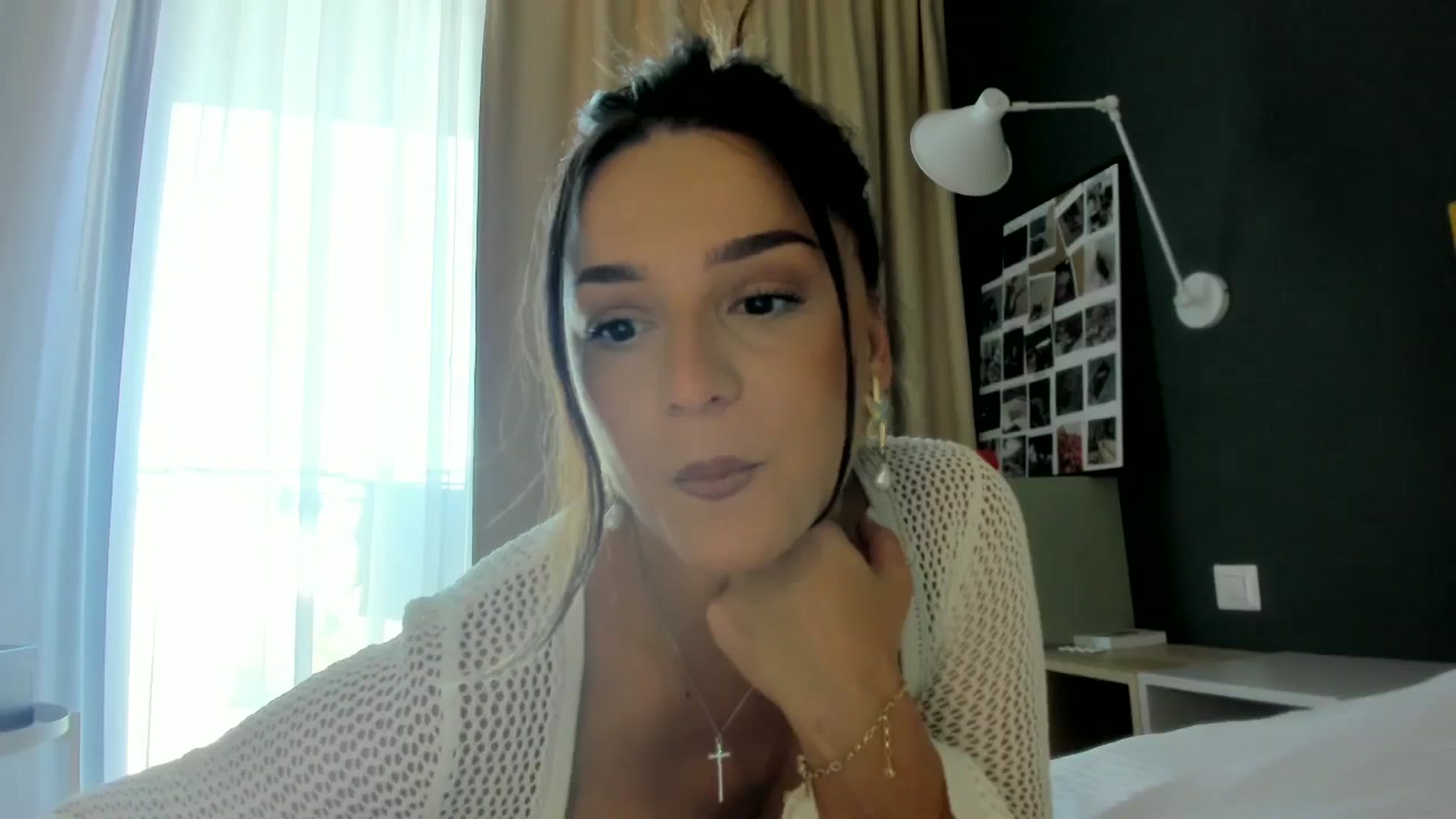 Gallery image thumbnail from Eve___'s myfreecams stream on, 08/12/2024, 14:01 image 14 of 20