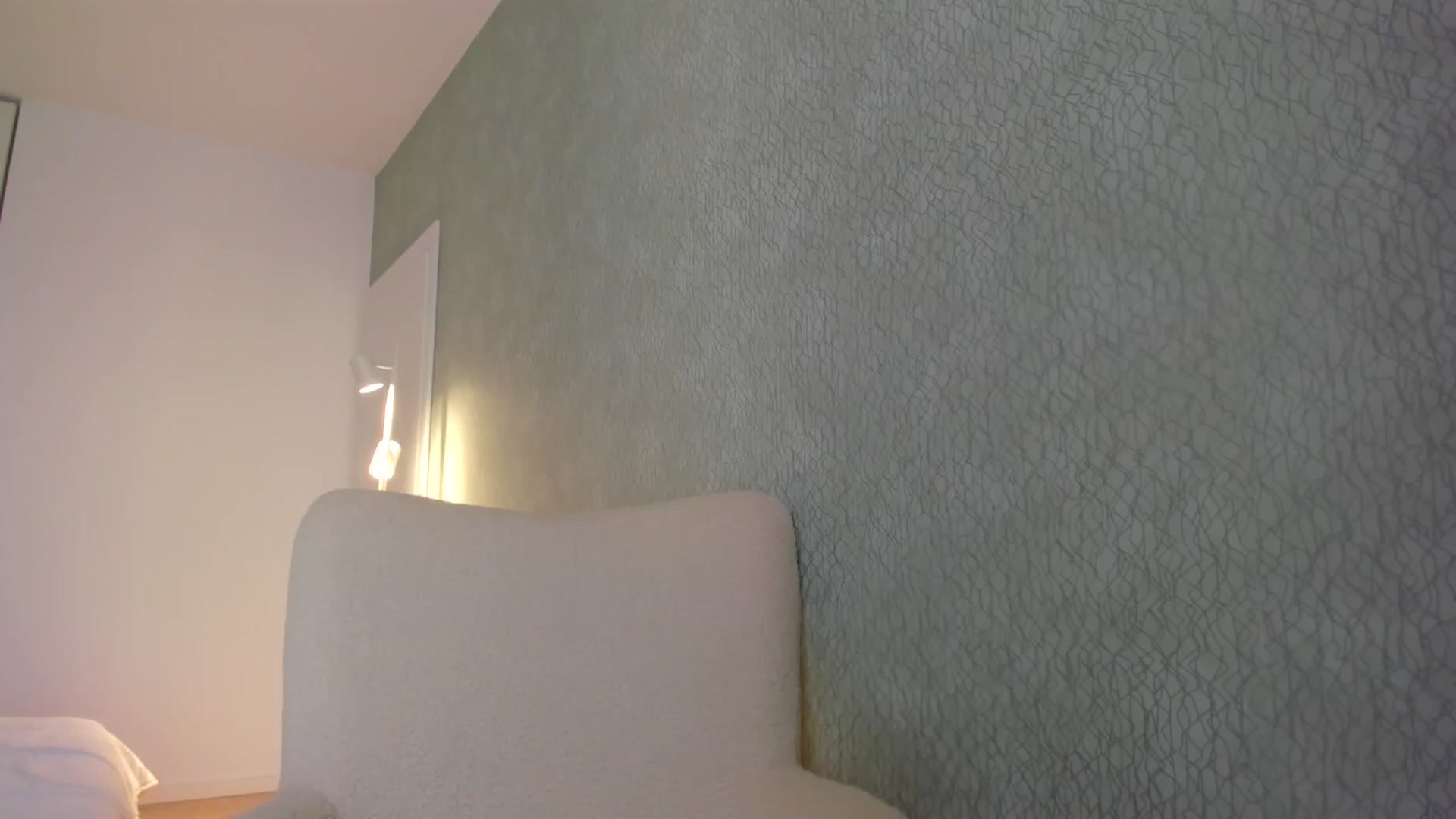 Gallery image thumbnail from Eve___'s myfreecams stream on, 08/20/2024, 14:18 image 17 of 20