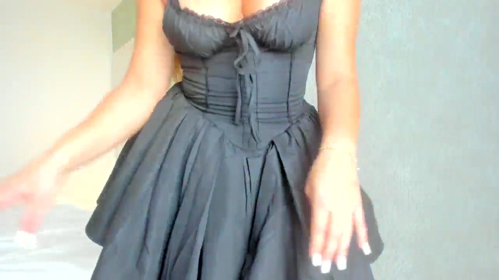 Gallery image thumbnail from Eve___'s myfreecams stream on, 08/20/2024, 15:18 image 13 of 20