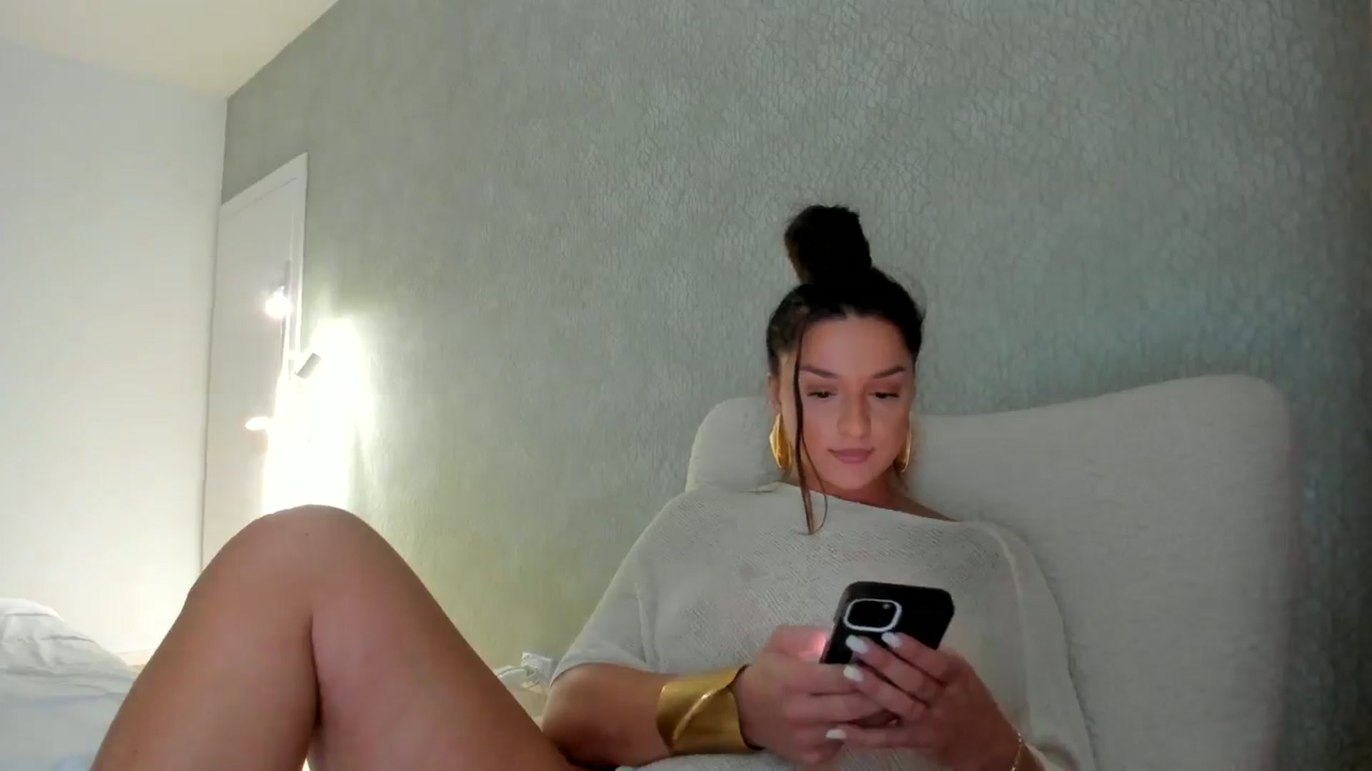 Gallery image thumbnail from Eve___'s myfreecams stream on, 08/22/2024, 13:21 image 20 of 20