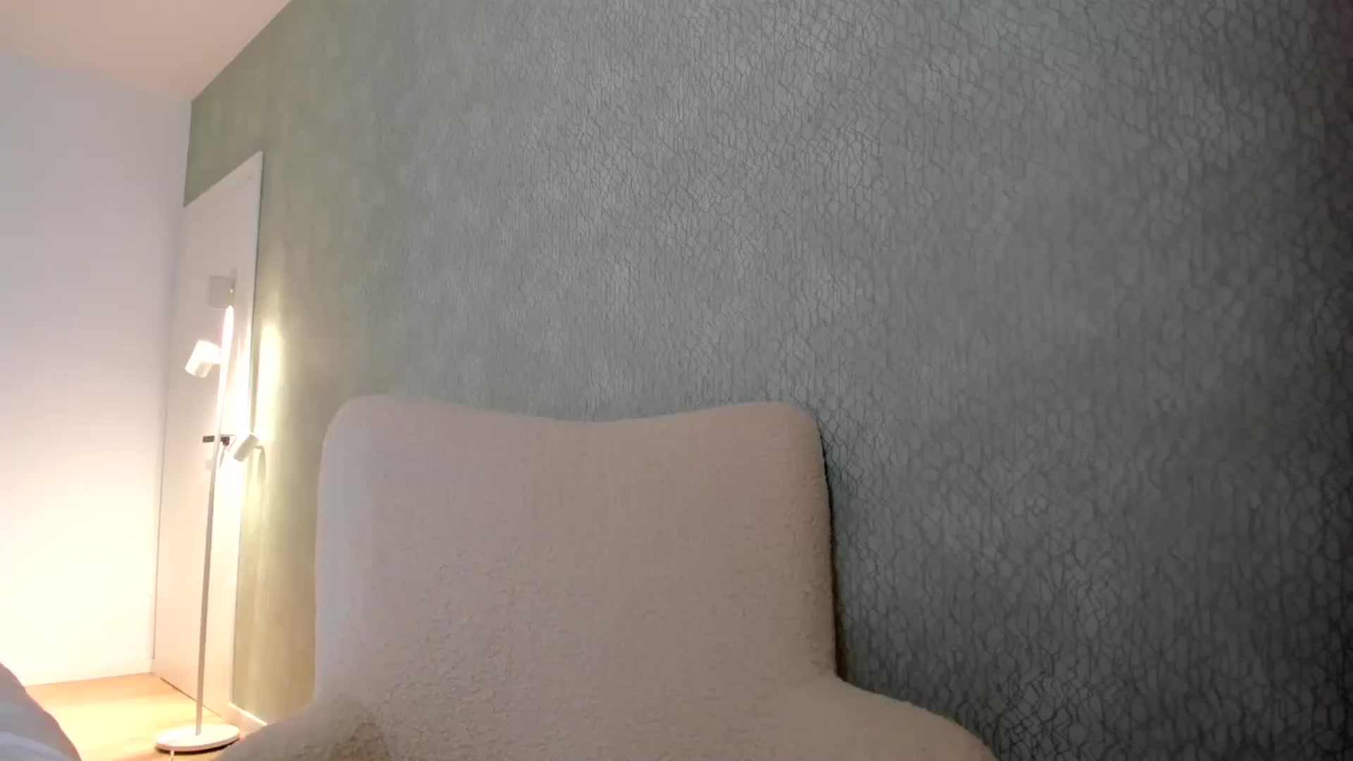 Gallery image thumbnail from Eve___'s myfreecams stream on, 08/28/2024, 13:34 image 15 of 20