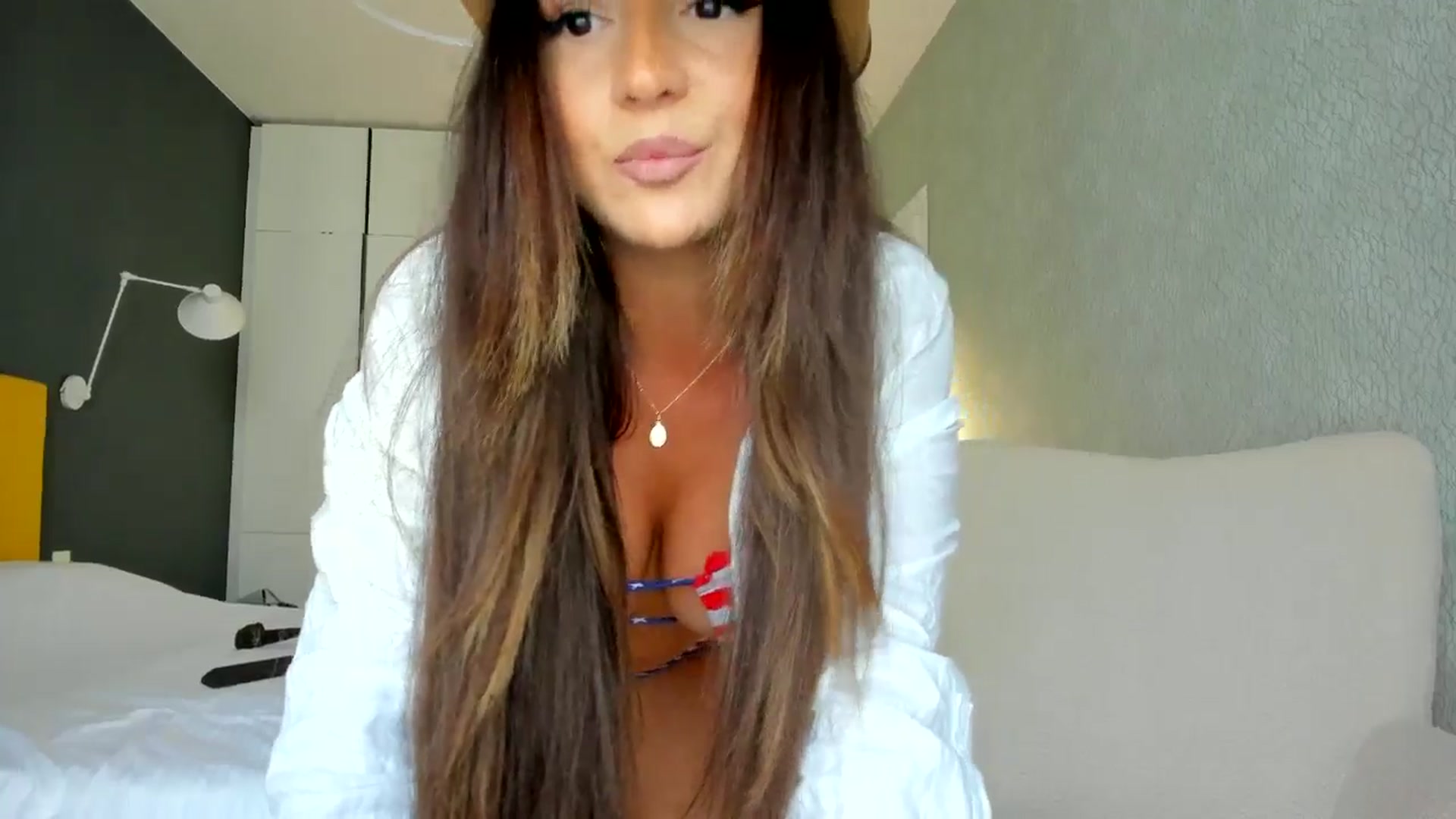 Gallery image thumbnail from Eve___'s myfreecams stream on, 09/06/2024, 14:32 image 17 of 20