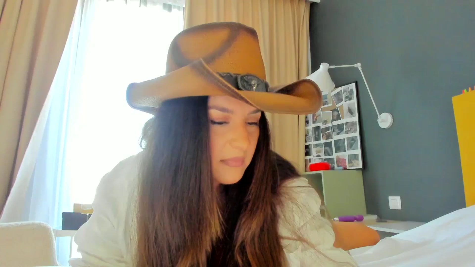 Gallery image thumbnail from Eve___'s myfreecams stream on, 09/06/2024, 15:11 image 4 of 20