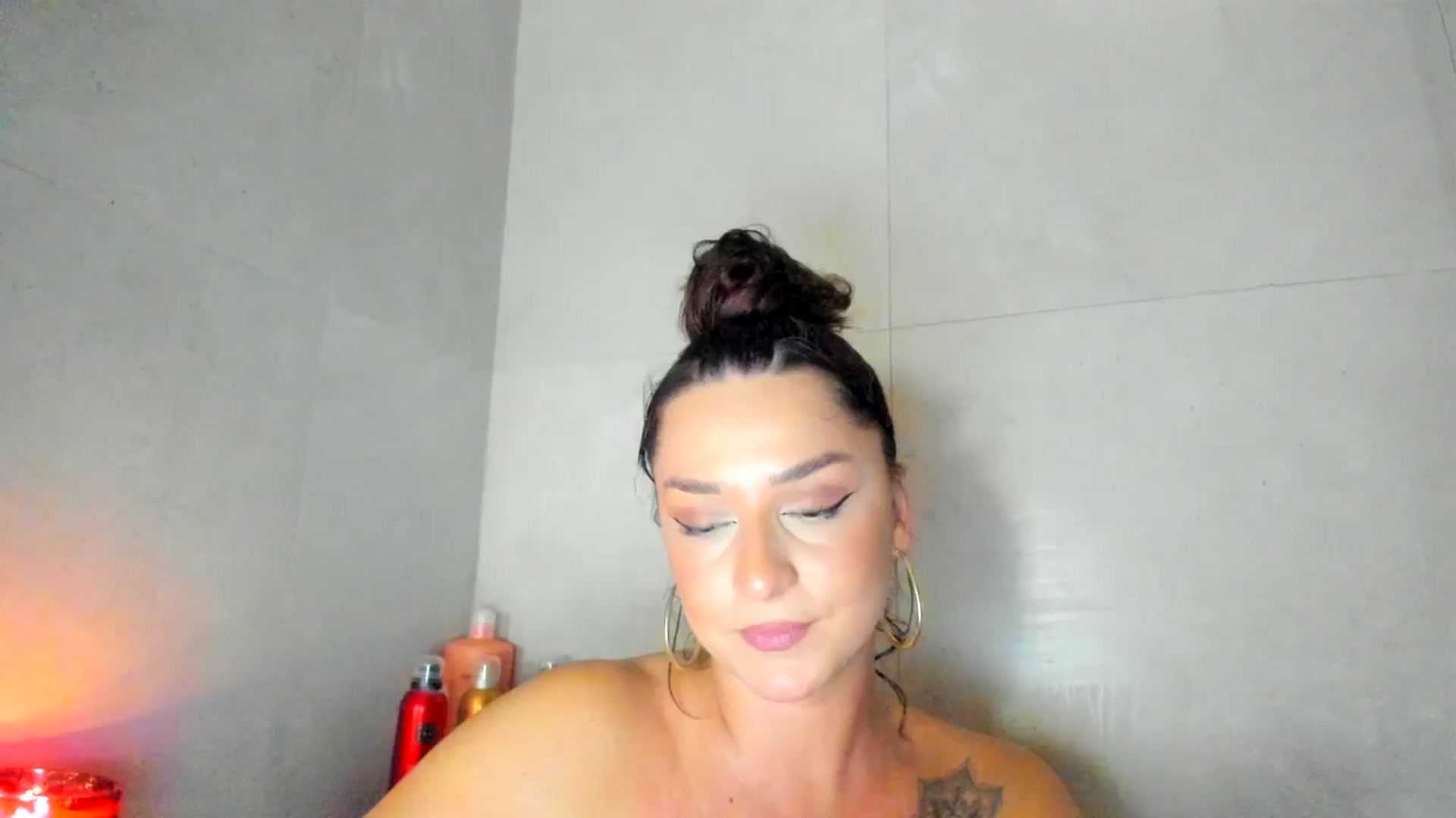 Gallery image thumbnail from Eve___'s myfreecams stream on, 10/06/2024, 16:31 image 16 of 20