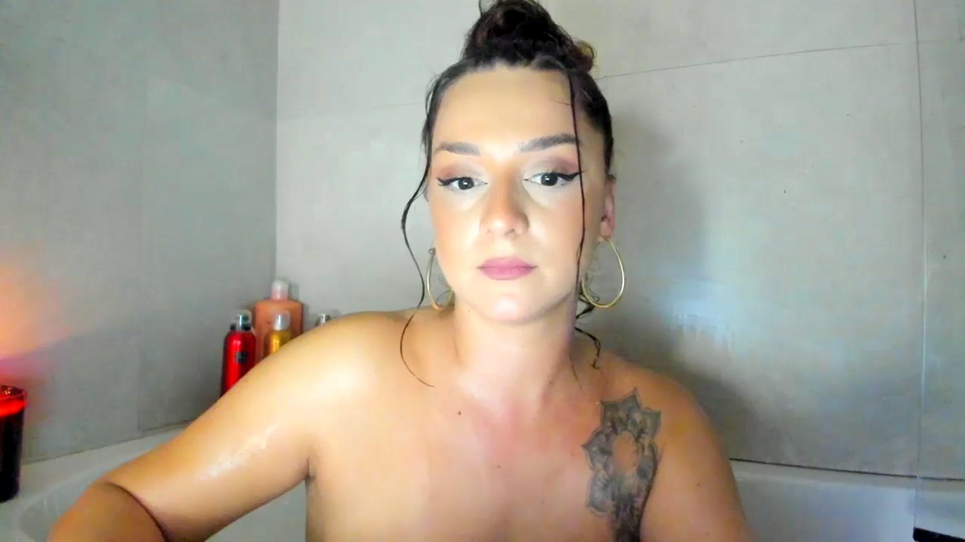 Gallery image thumbnail from Eve___'s myfreecams stream on, 10/06/2024, 16:31 image 11 of 20