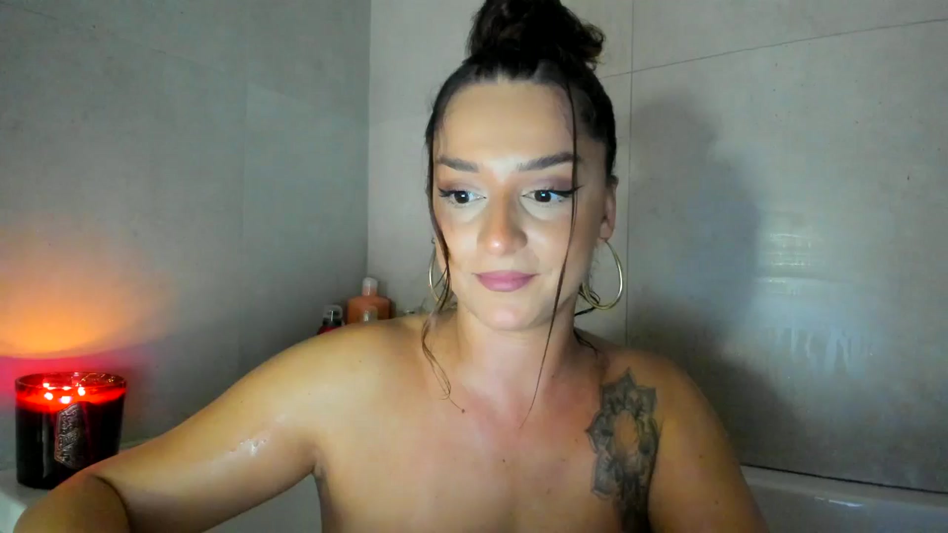 Gallery image thumbnail from Eve___'s myfreecams stream on, 10/06/2024, 16:31 image 1 of 20