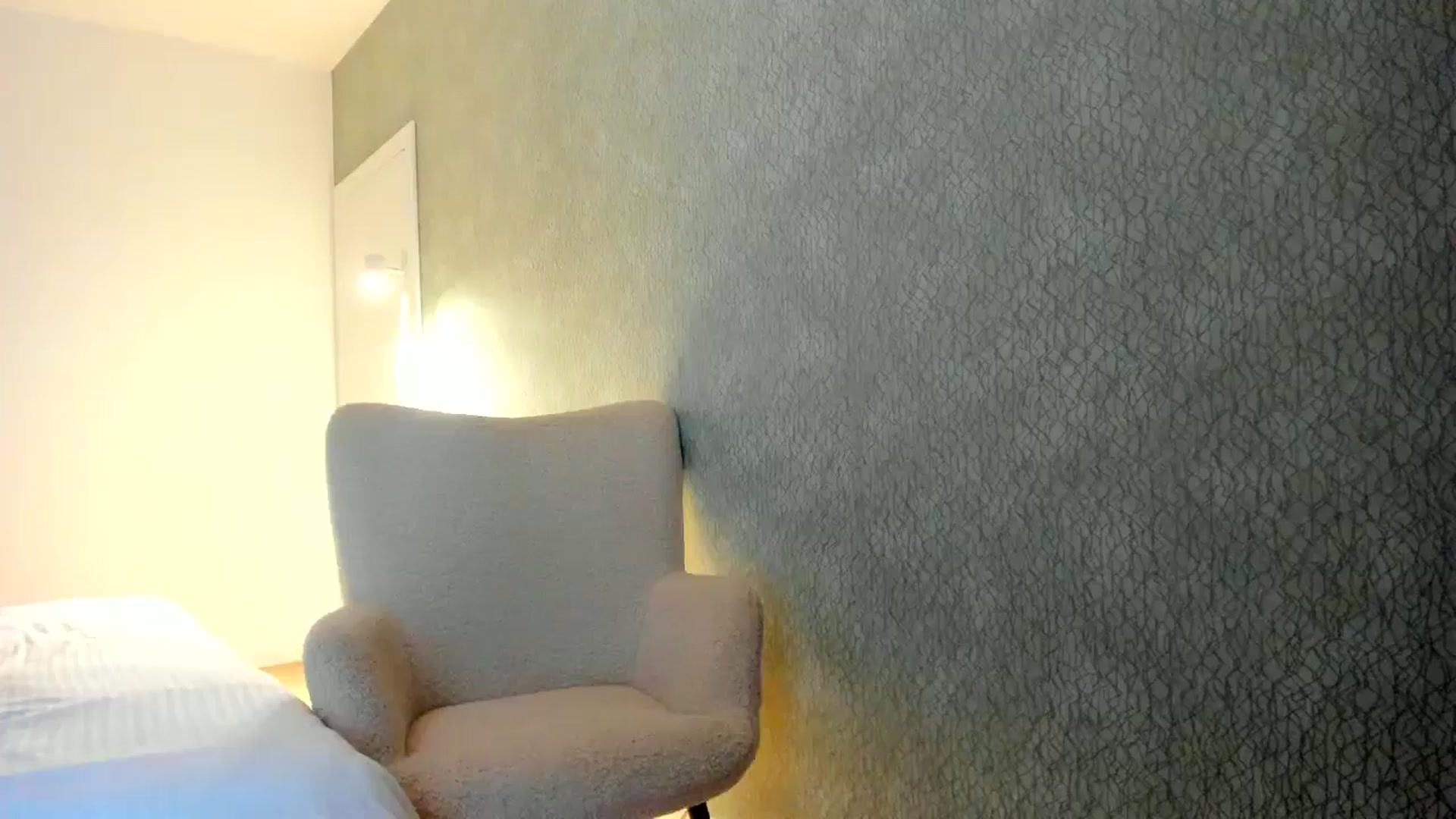 Gallery image thumbnail from Eve___'s myfreecams stream on, 11/01/2024, 14:33 image 18 of 20