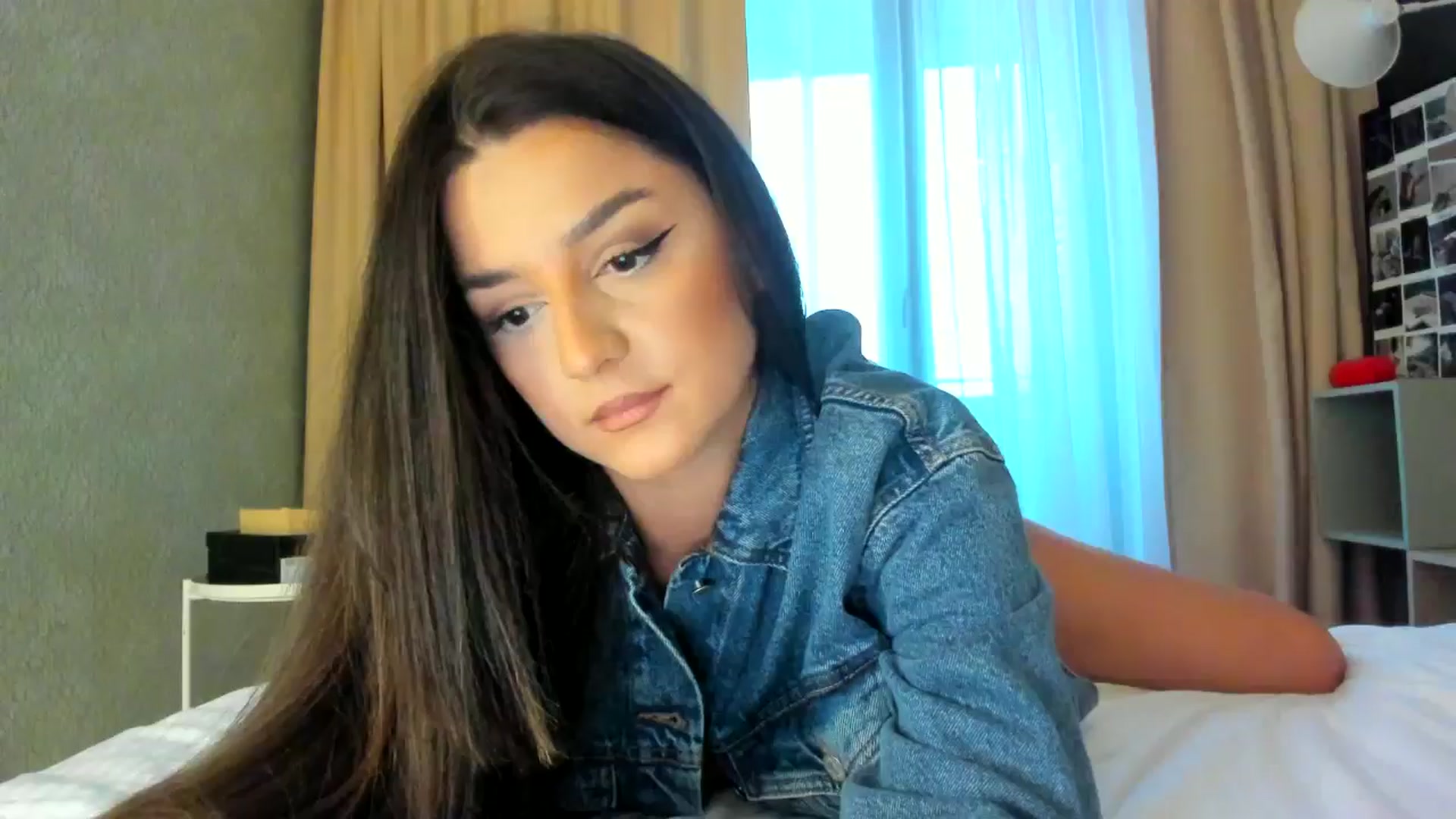Gallery image thumbnail from Eve___'s myfreecams stream on, 11/01/2024, 15:44 image 1 of 20