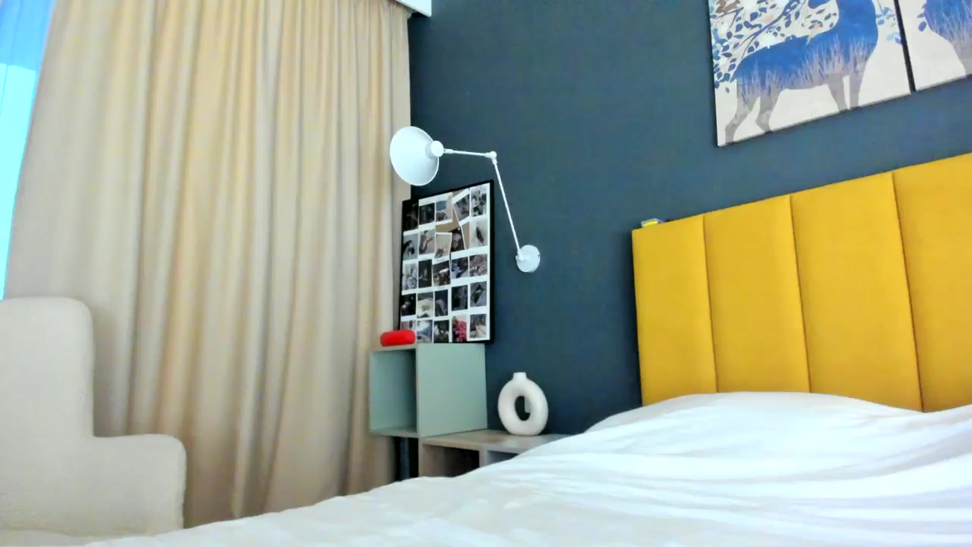 Gallery image thumbnail from Eve___'s myfreecams stream on, 11/01/2024, 15:44 image 9 of 20