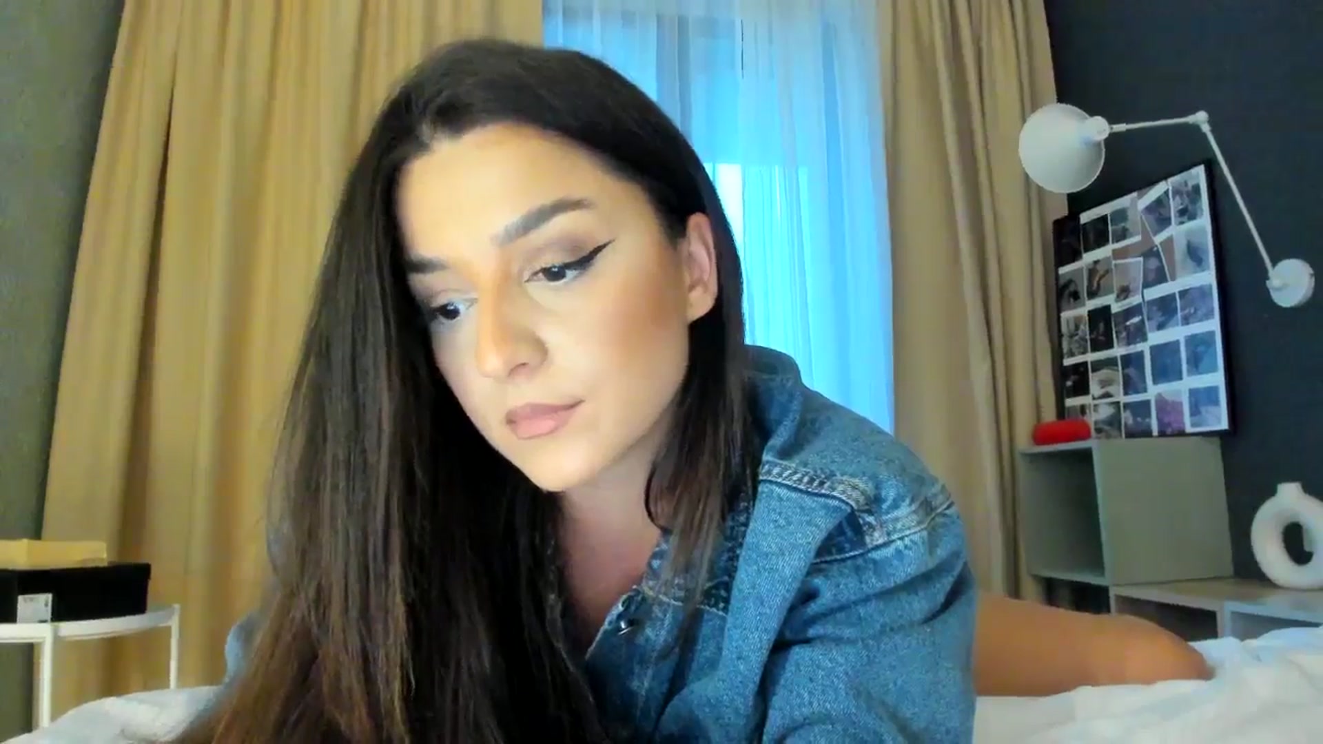 Gallery image thumbnail from Eve___'s myfreecams stream on, 11/01/2024, 15:44 image 5 of 20
