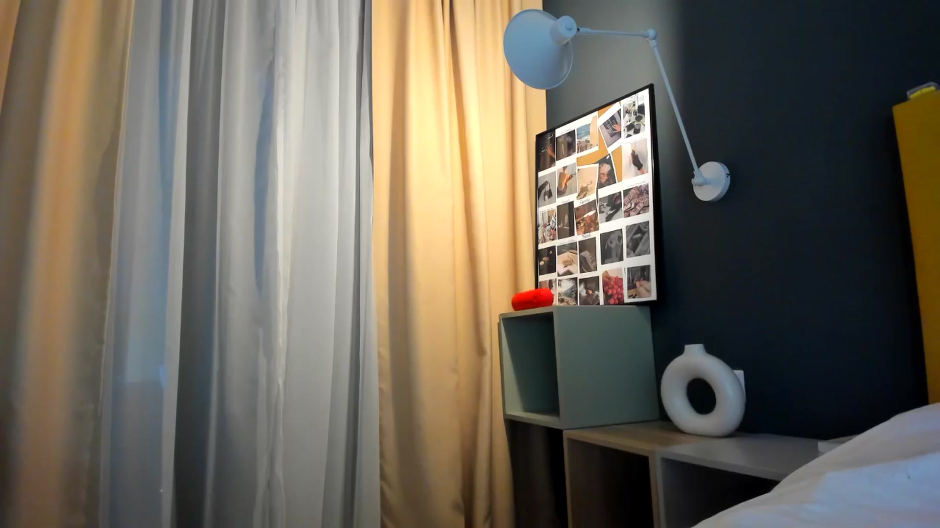 Gallery image thumbnail from Eve___'s myfreecams stream on, 11/01/2024, 15:44 image 19 of 20
