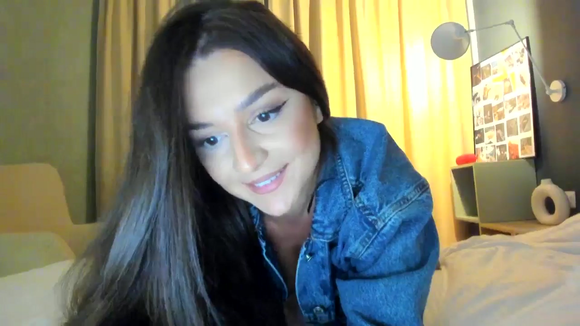 Gallery image thumbnail from Eve___'s myfreecams stream on, 11/01/2024, 16:33 image 11 of 20