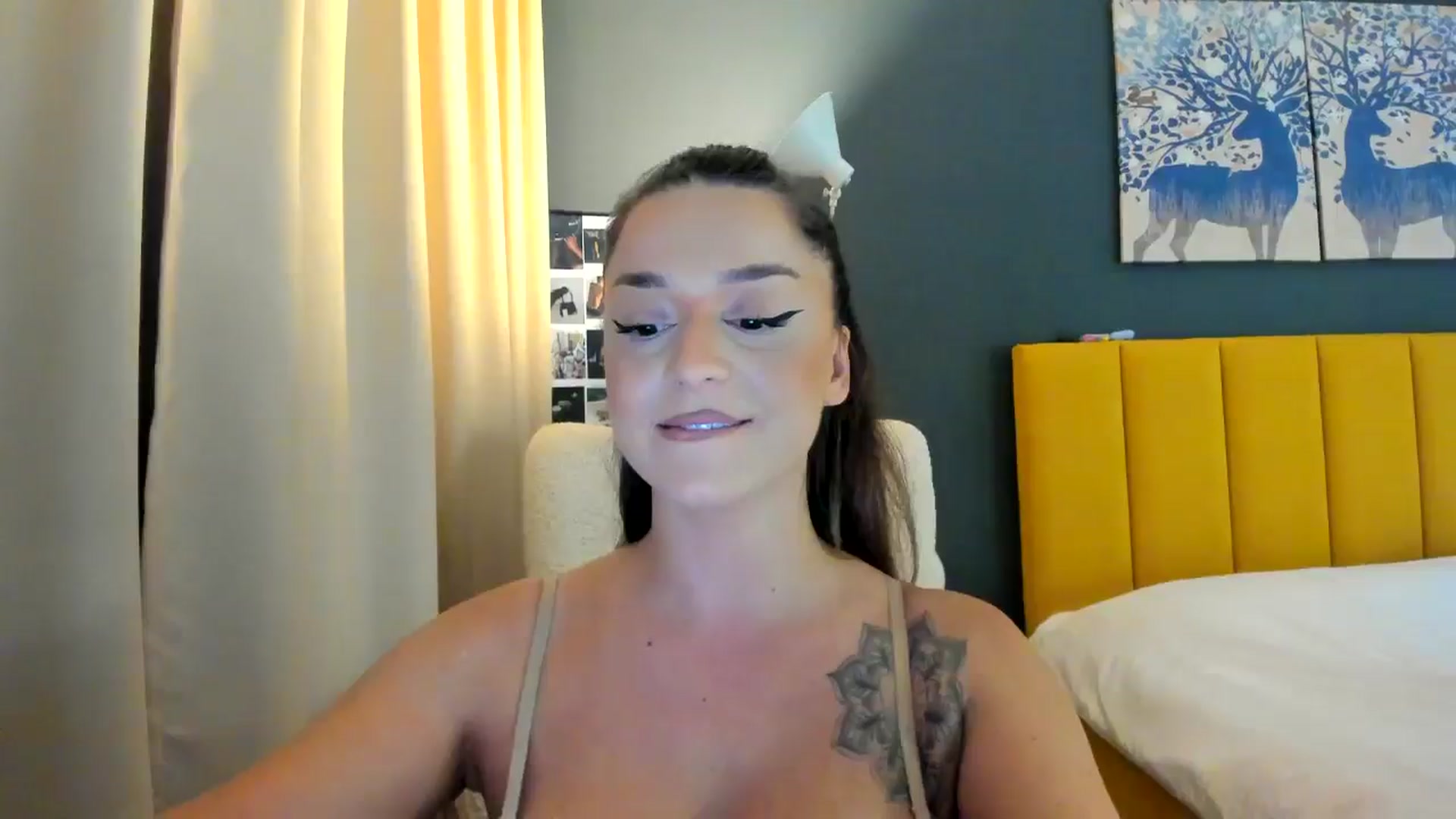 Gallery image thumbnail from Eve___'s myfreecams stream on, 11/04/2024, 17:11 image 3 of 20