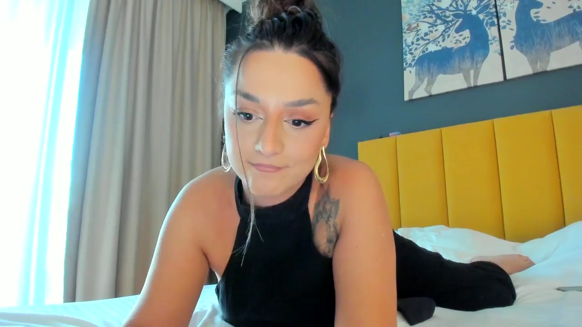 Gallery image thumbnail from Eve___'s myfreecams stream on, 11/07/2024, 14:50 image 14 of 20