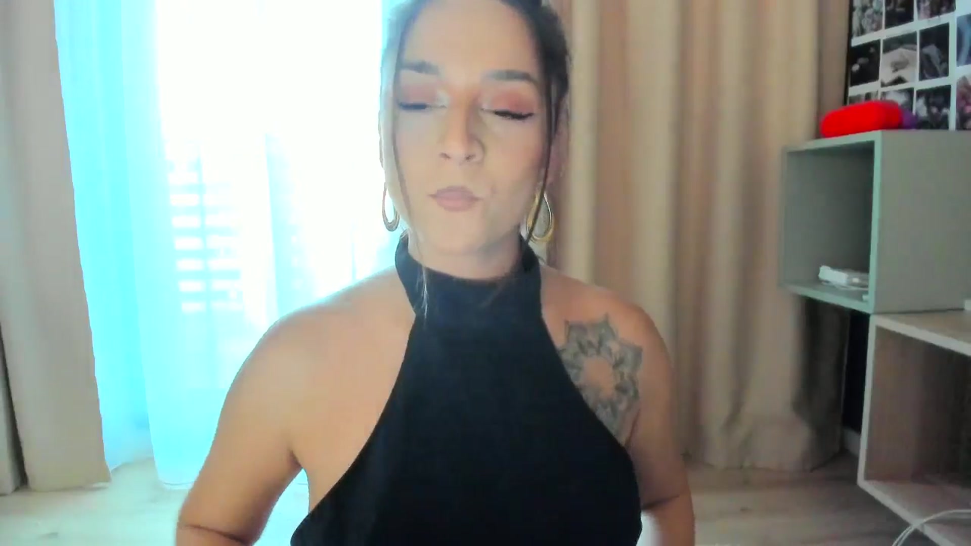 Gallery image thumbnail from Eve___'s myfreecams stream on, 11/07/2024, 14:50 image 16 of 20