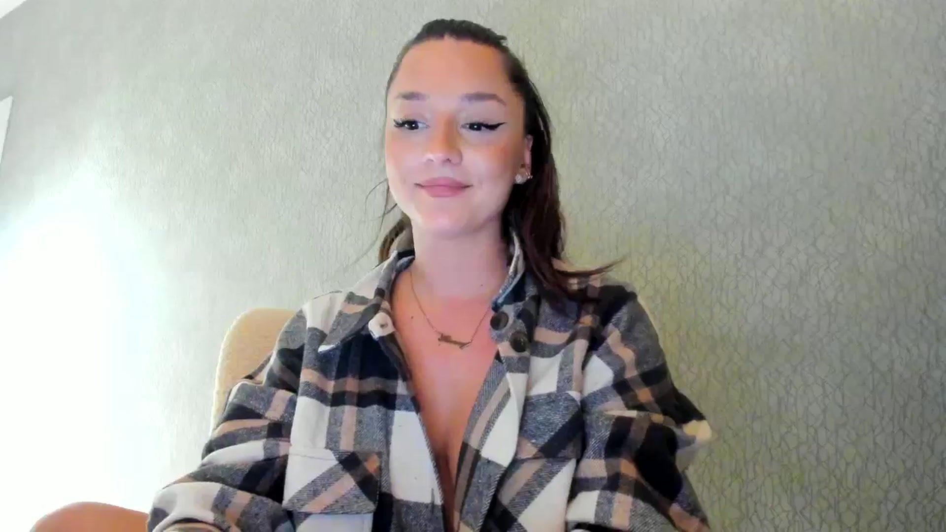 Gallery image thumbnail from Eve___'s myfreecams stream on, 11/08/2024, 17:29 image 11 of 20