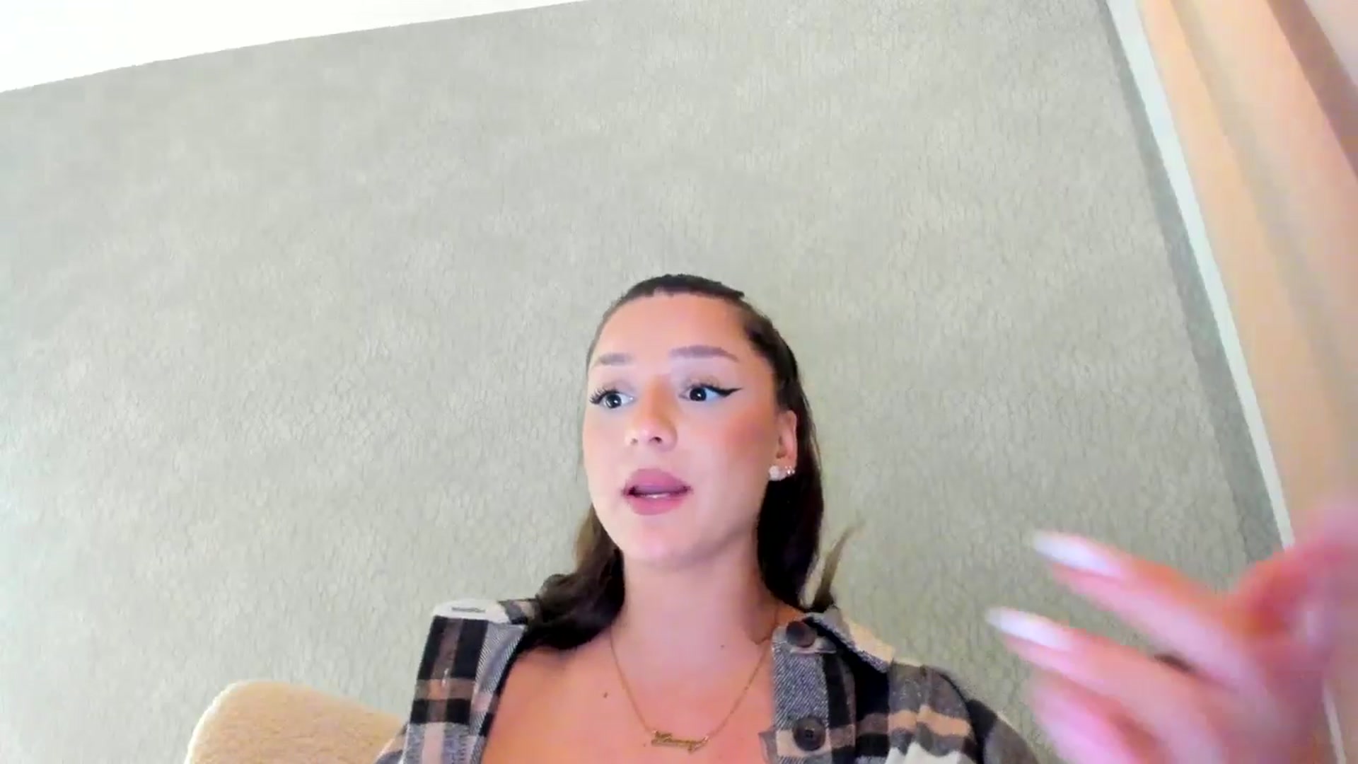 Gallery image thumbnail from Eve___'s myfreecams stream on, 11/08/2024, 17:29 image 15 of 20