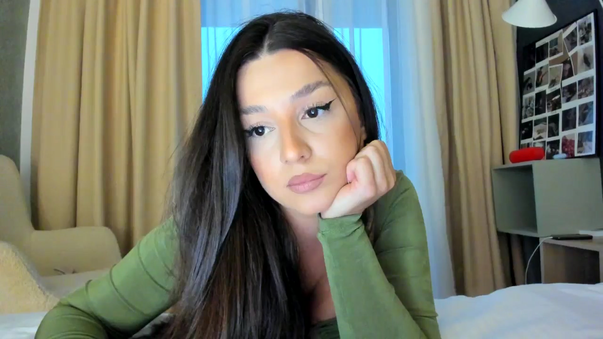 Gallery image thumbnail from Eve___'s myfreecams stream on, 11/18/2024, 14:57 image 20 of 20