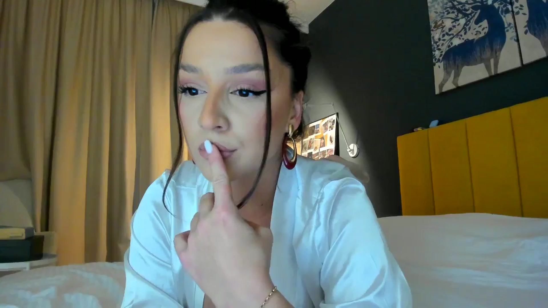 Gallery image thumbnail from Eve___'s myfreecams stream on, 11/22/2024, 14:47 image 14 of 20