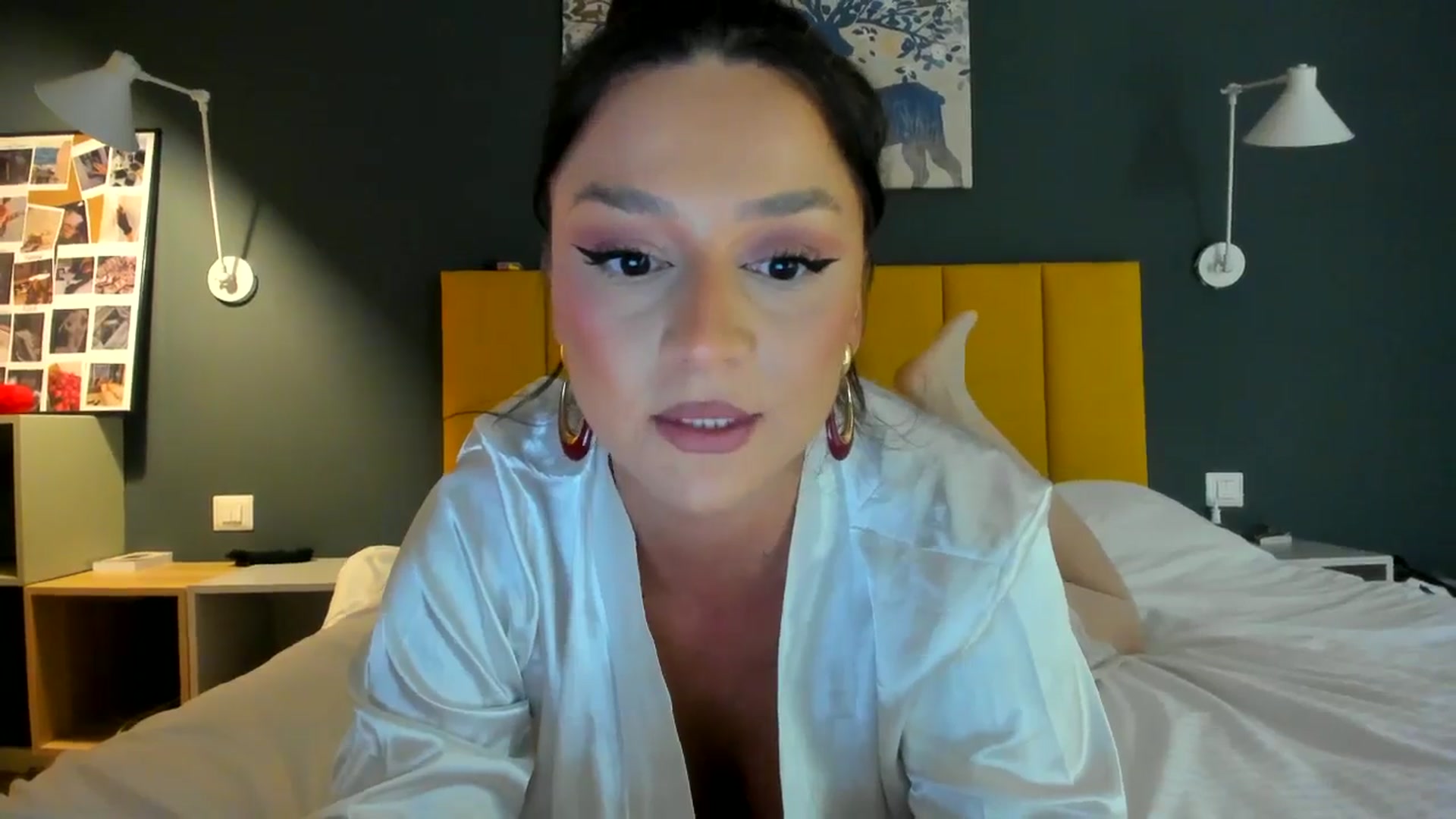 Gallery image thumbnail from Eve___'s myfreecams stream on, 11/22/2024, 16:01 image 12 of 20