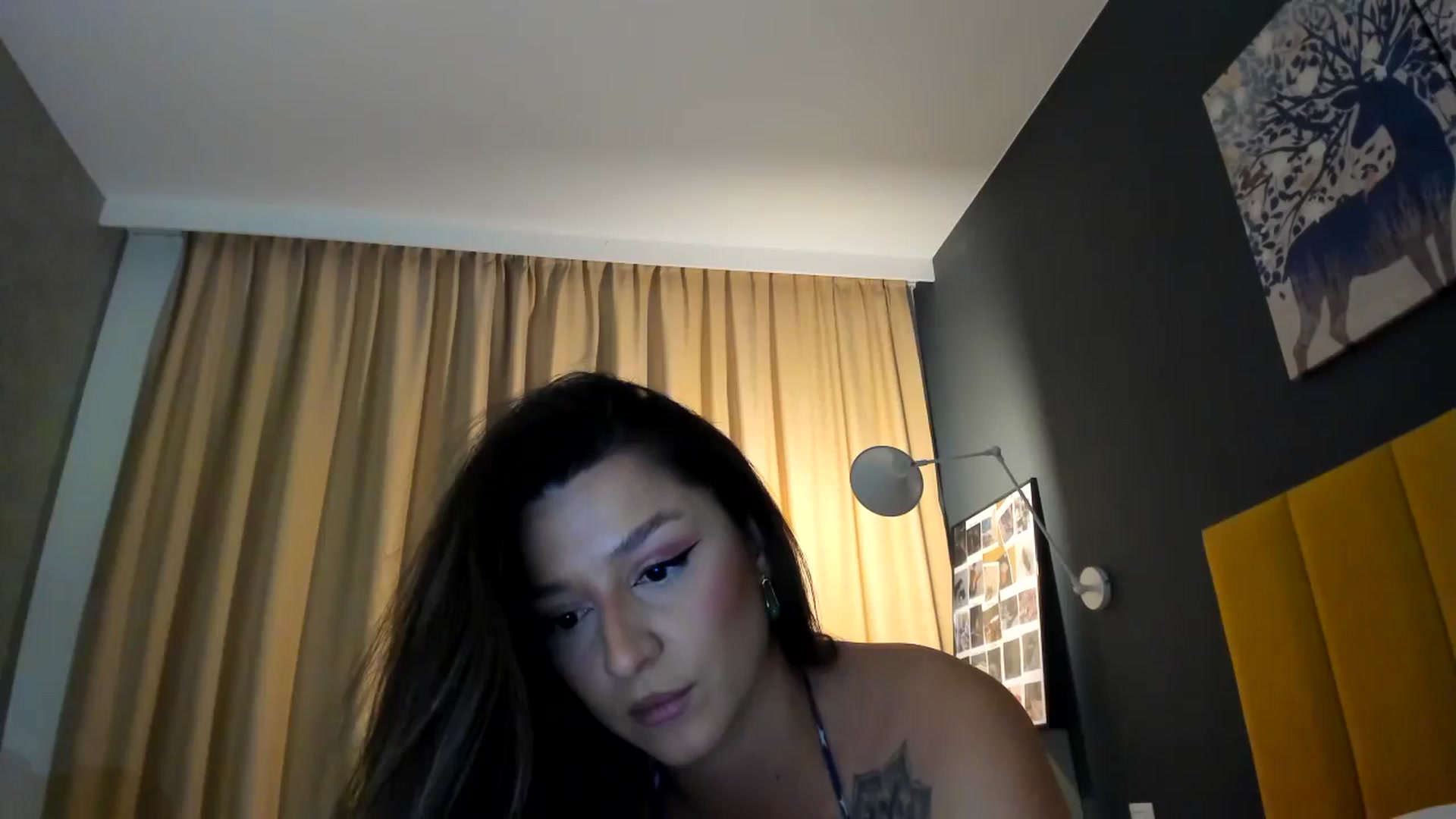 Gallery image thumbnail from Eve___'s myfreecams stream on, 11/28/2024, 17:11 image 20 of 20