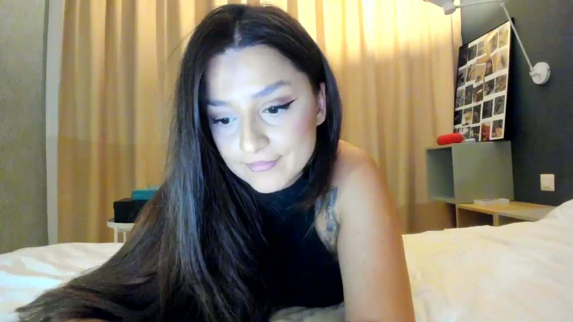 Gallery image thumbnail from Eve___'s myfreecams stream on, 11/29/2024, 15:59 image 19 of 20