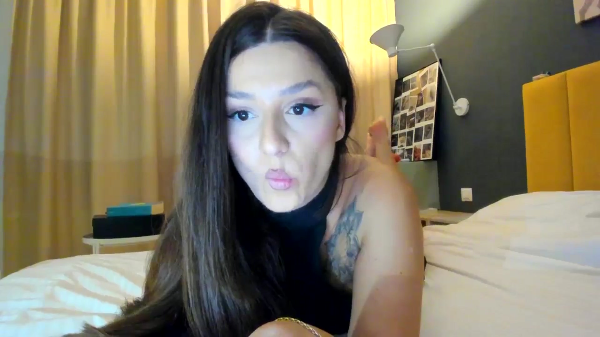 Gallery image thumbnail from Eve___'s myfreecams stream on, 11/29/2024, 15:59 image 17 of 20