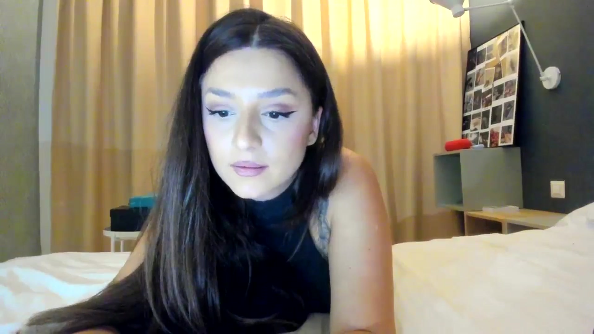 Gallery image thumbnail from Eve___'s myfreecams stream on, 11/29/2024, 15:59 image 20 of 20