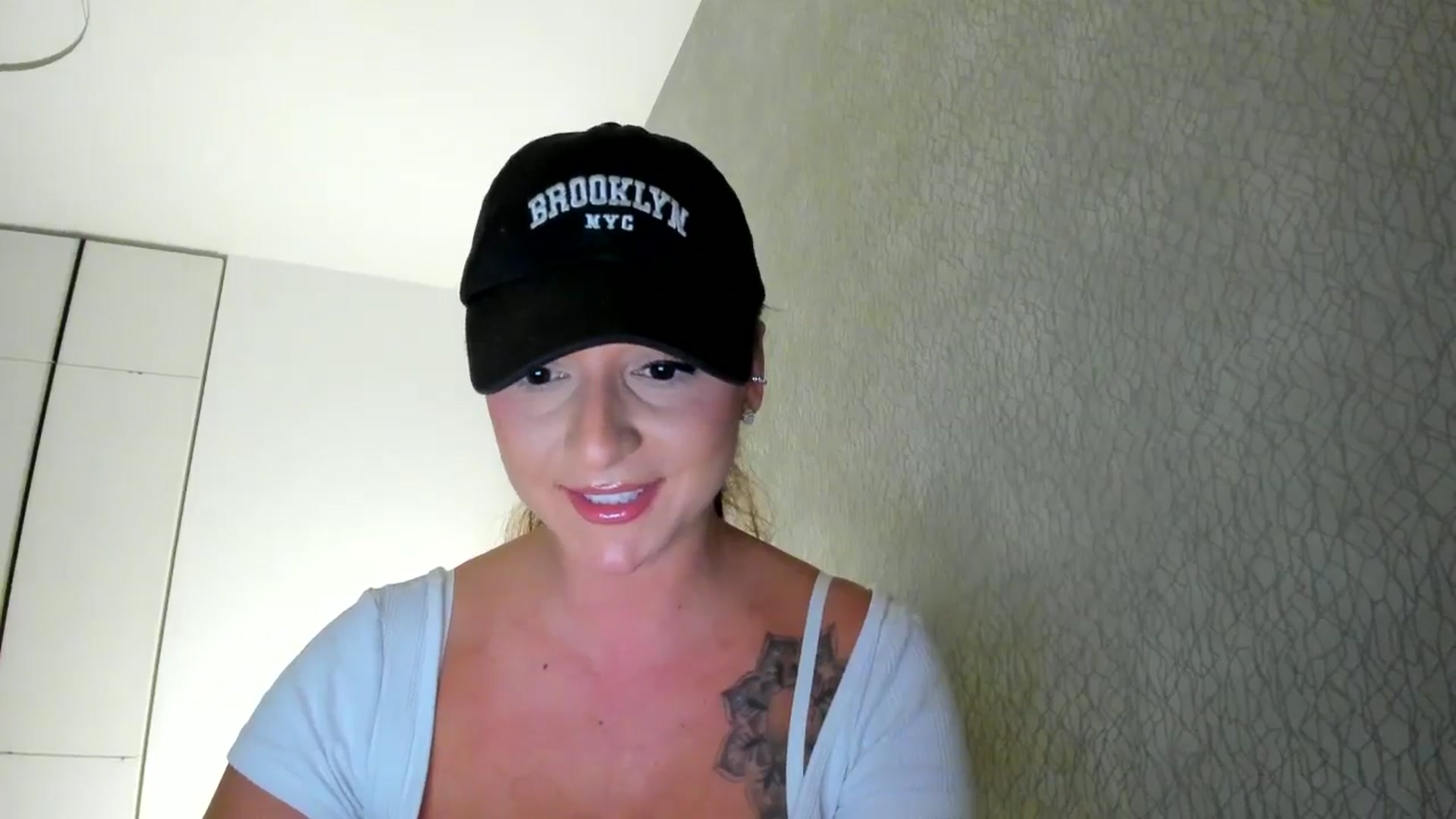 Gallery image thumbnail from Eve___'s myfreecams stream on, 12/02/2024, 16:15 image 13 of 20