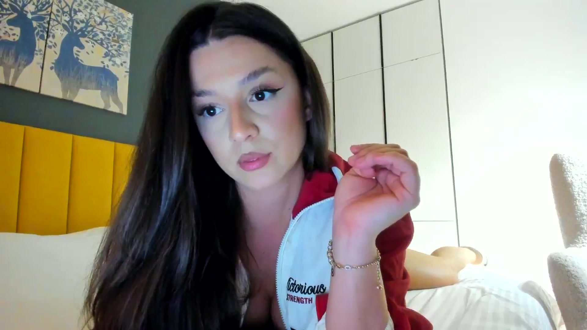Gallery image thumbnail from Eve___'s myfreecams stream on, 12/03/2024, 15:55 image 17 of 20