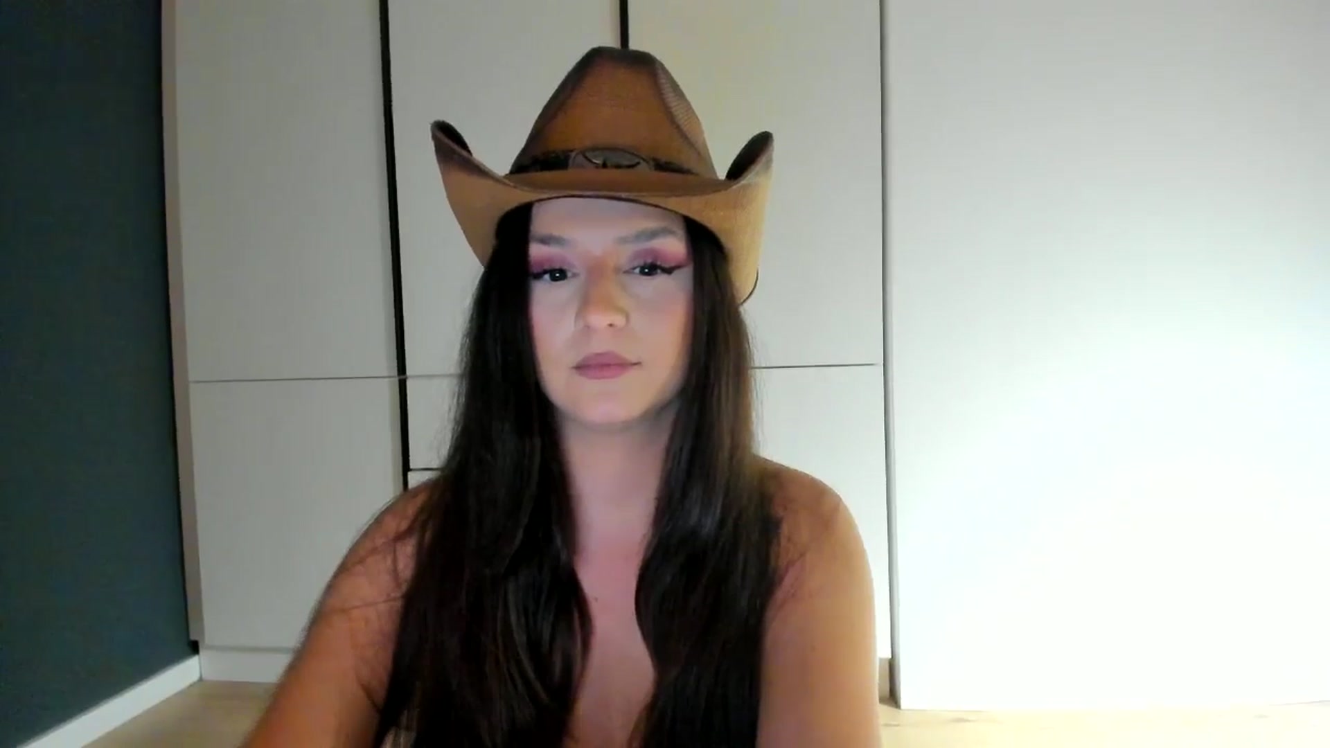 Gallery image thumbnail from Eve___'s myfreecams stream on, 12/11/2024, 16:01 image 17 of 20